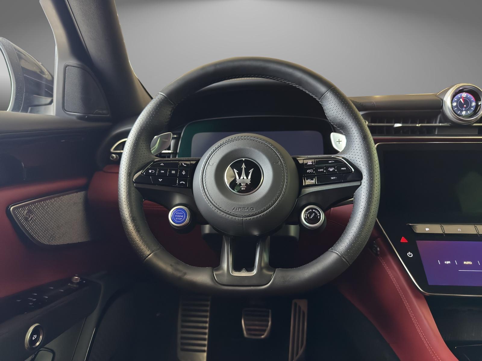 MASERATI Grecale 2.0 Hybrid Modena-image-9