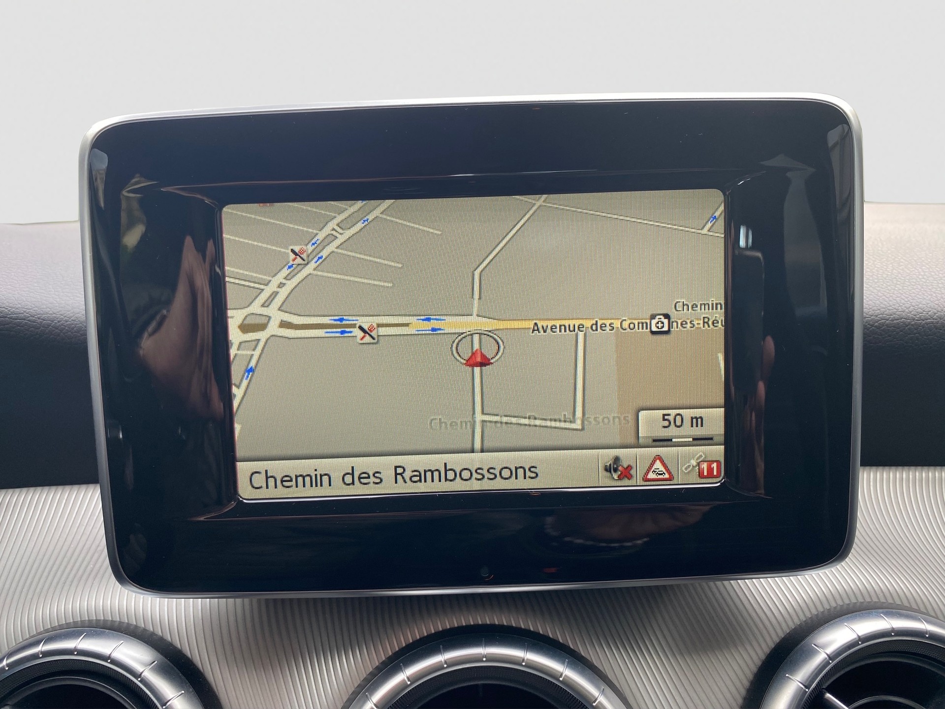MERCEDES-BENZ CLA 250 7G-DCT 4Matic-image-11