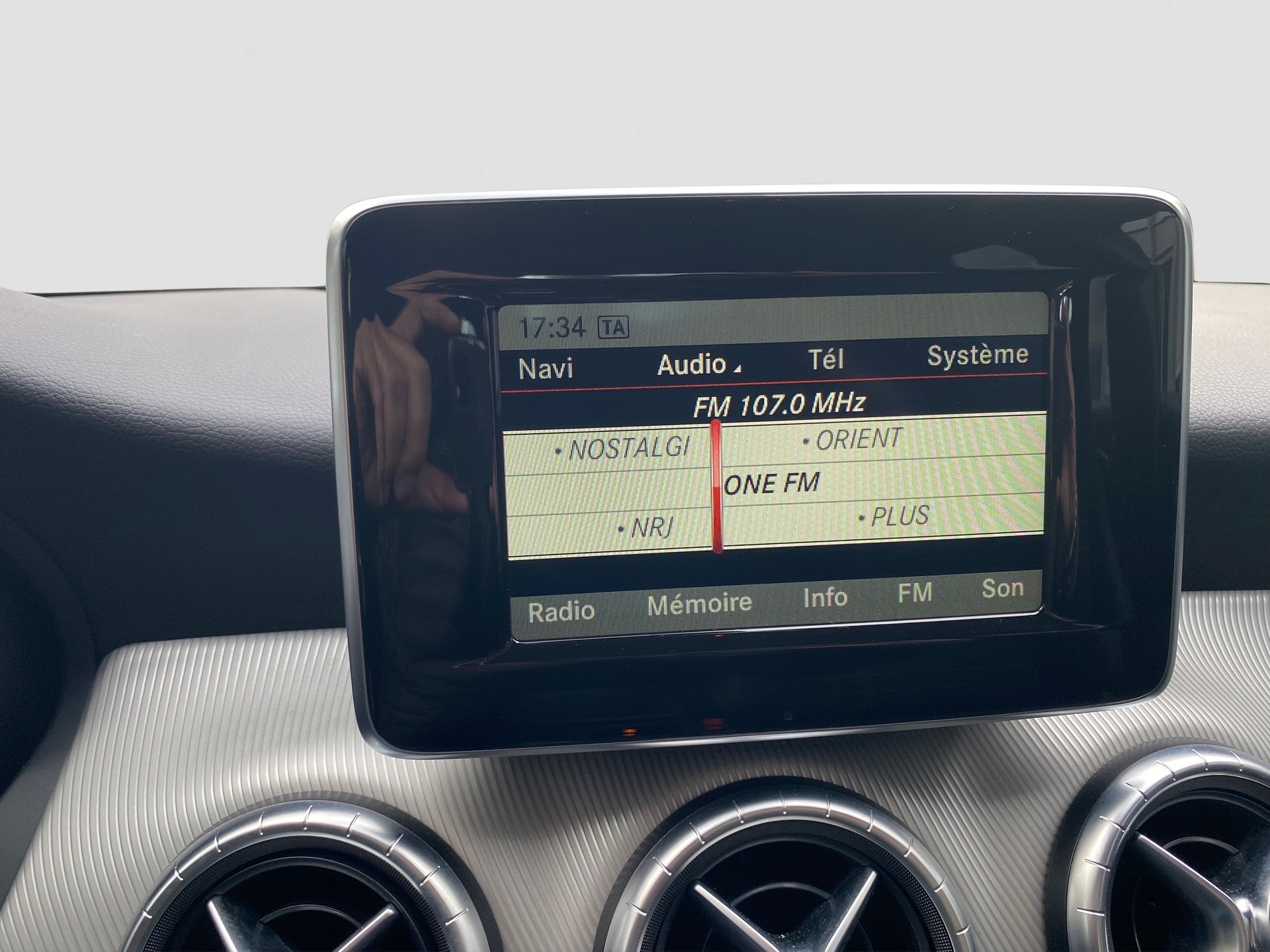 MERCEDES-BENZ CLA 250 7G-DCT 4Matic-image-12