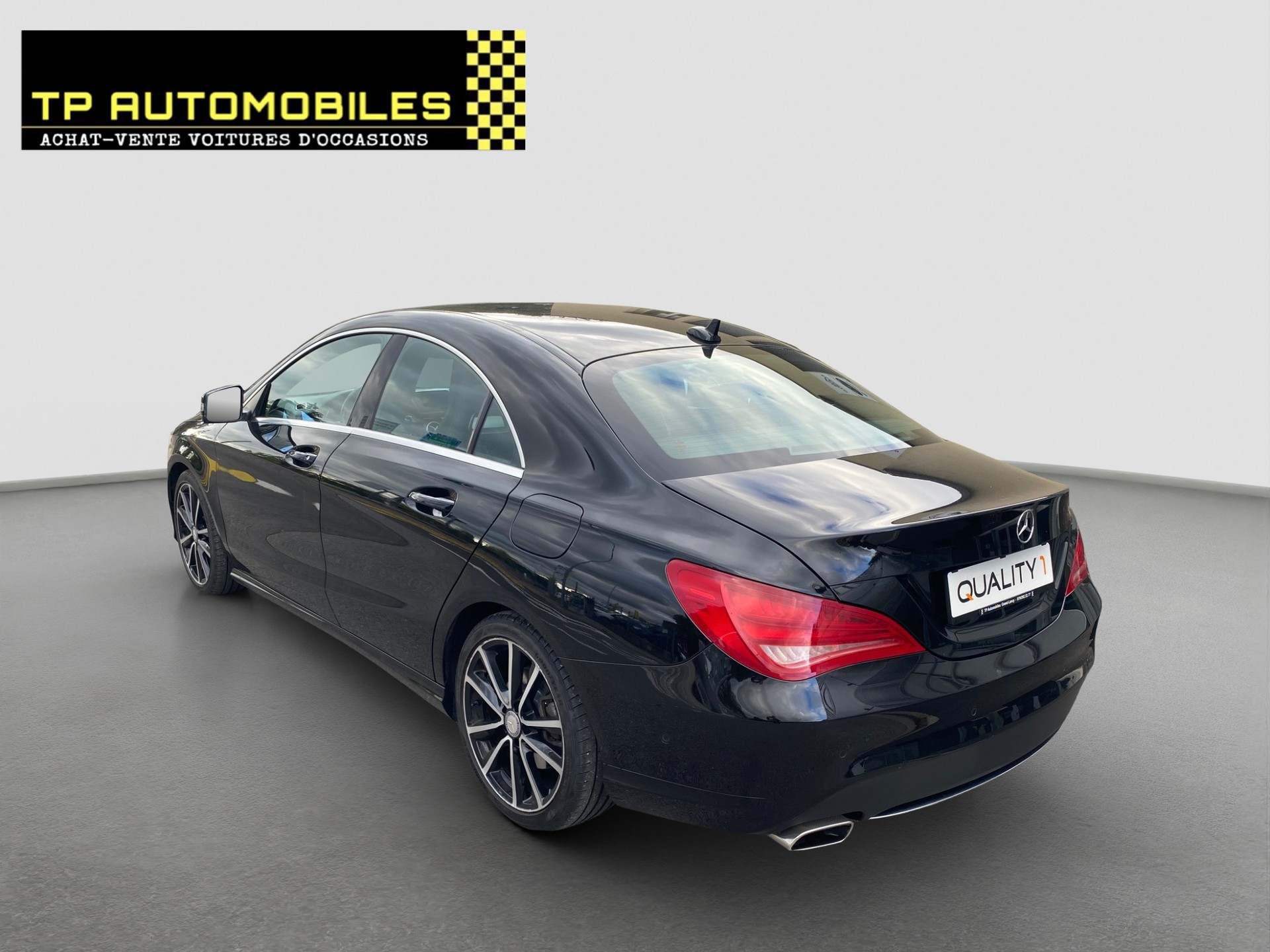 MERCEDES-BENZ CLA 250 7G-DCT 4Matic-image-6