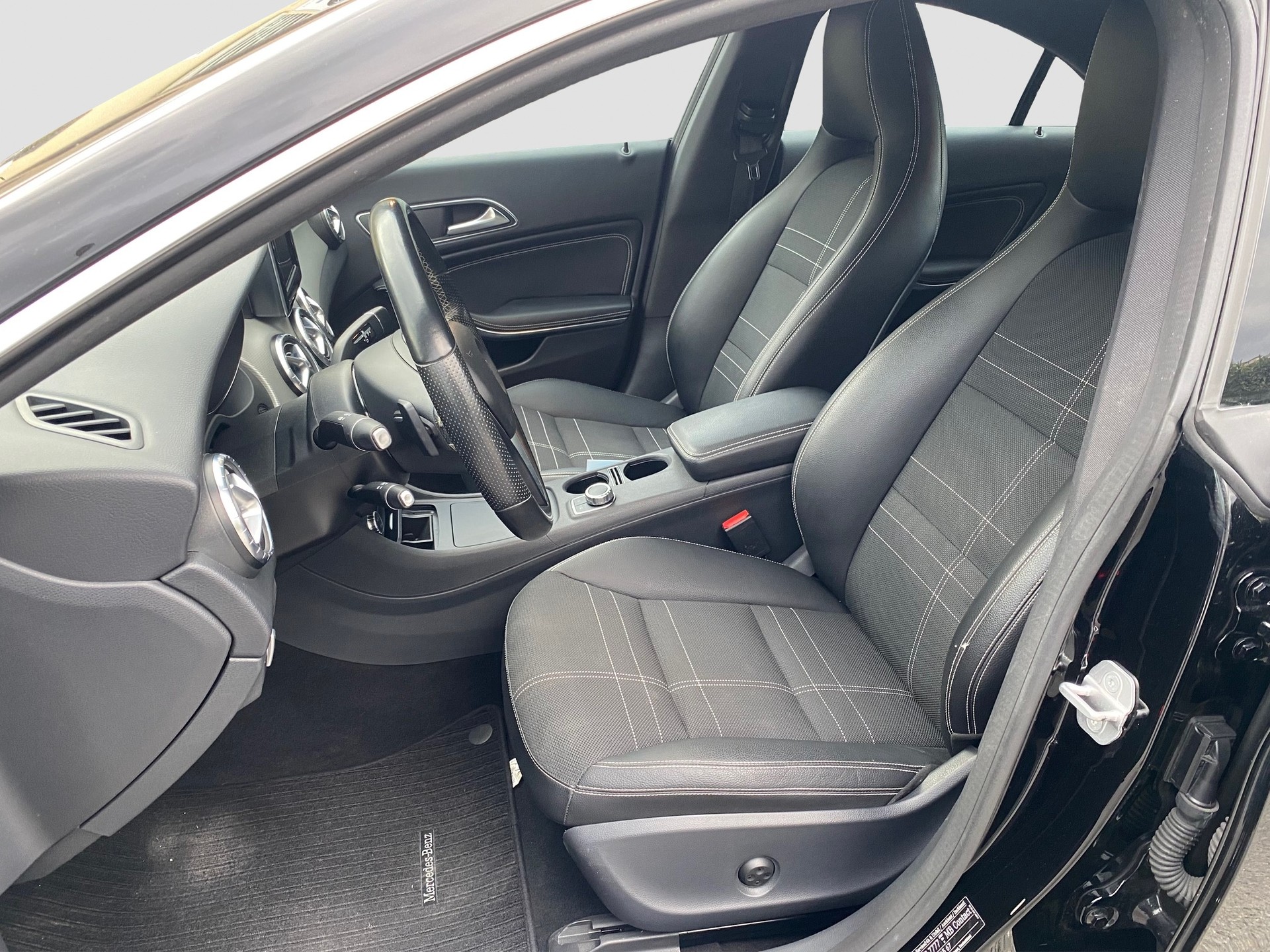 MERCEDES-BENZ CLA 250 7G-DCT 4Matic-image-8