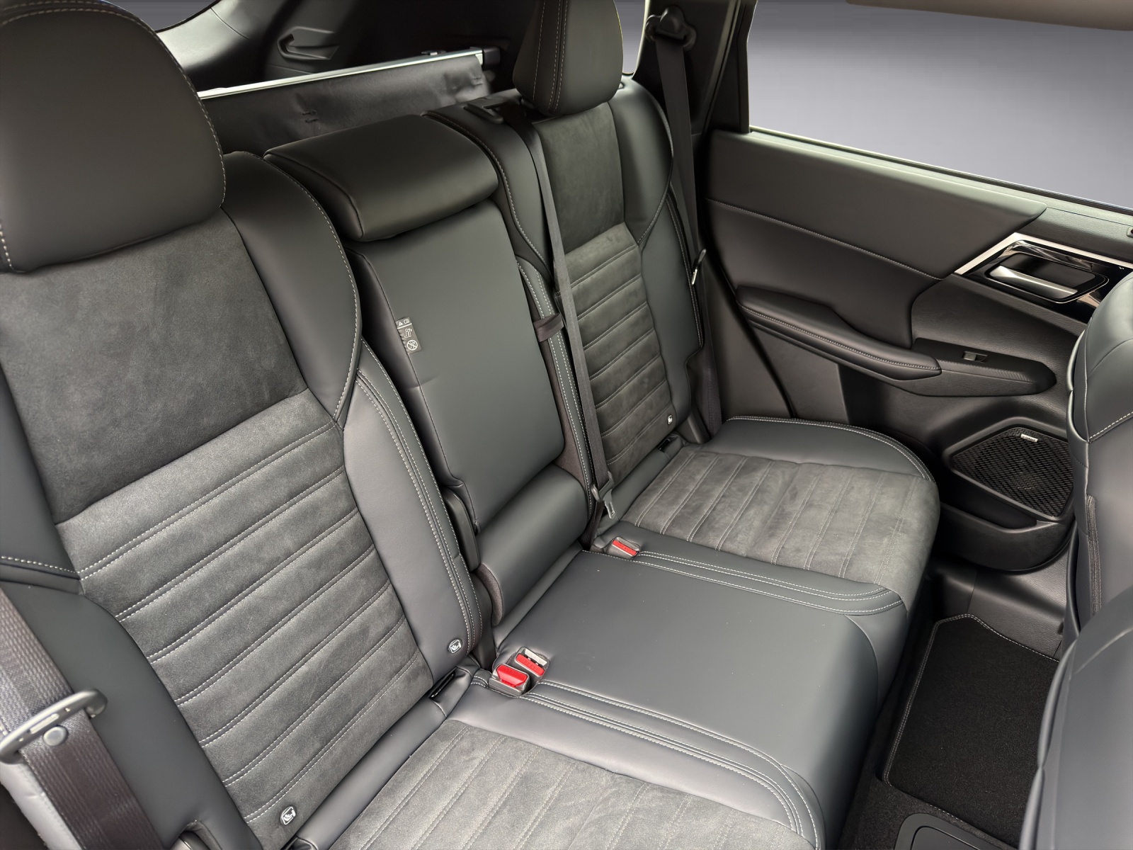 MITSUBISHI Outlander 2.4 PHEV Invite 4x4-image-14