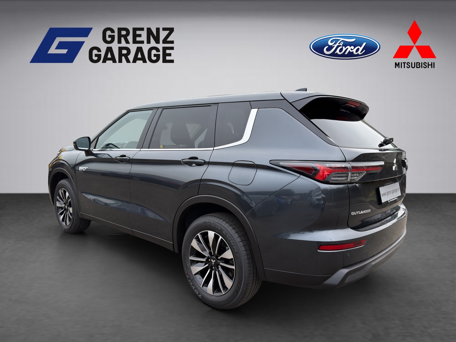 MITSUBISHI Outlander 2.4 PHEV Invite 4x4-showroom-element-2
