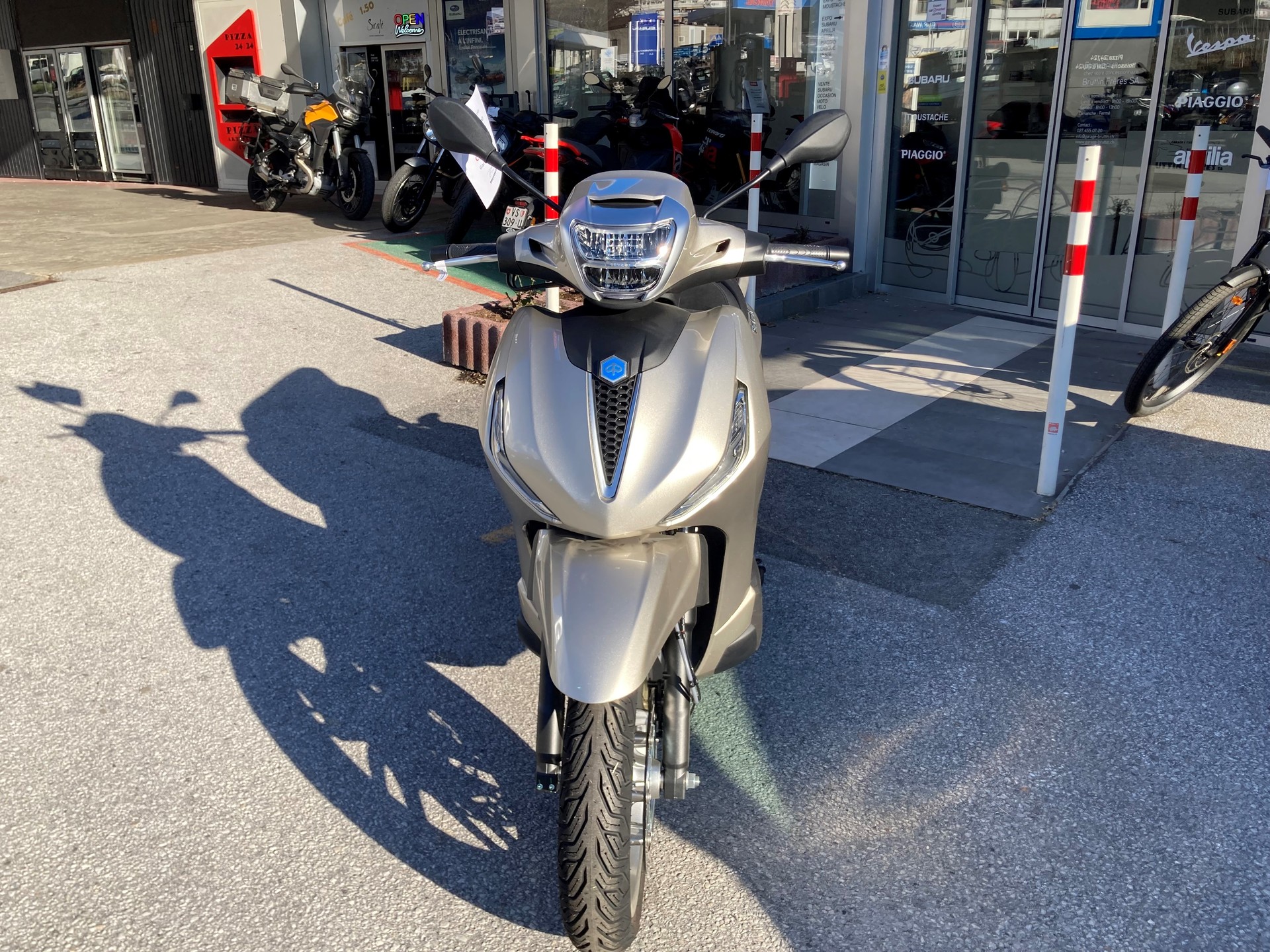 PIAGGIO Beverly 300-image-1