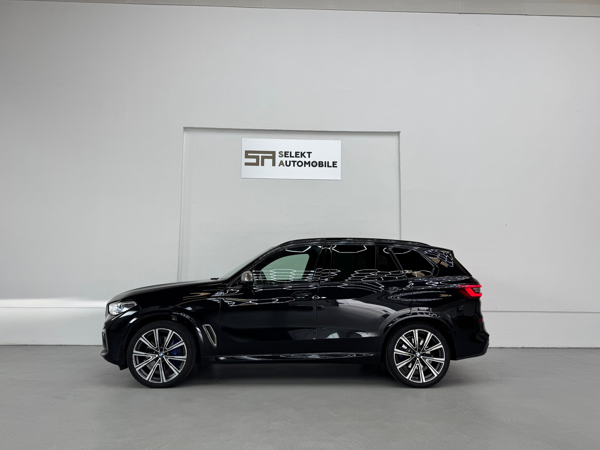 BMW X5 xDrive M50d Steptronic-showroom-element-3