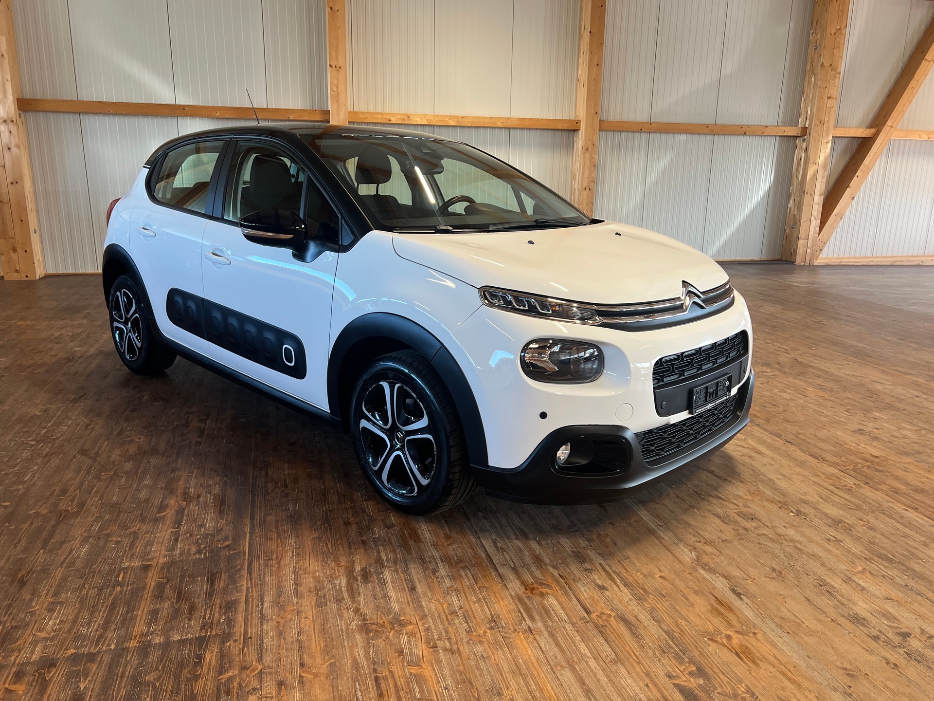 CITROEN C3 1.2i PureTech Shine EAT6-showroom-element-2
