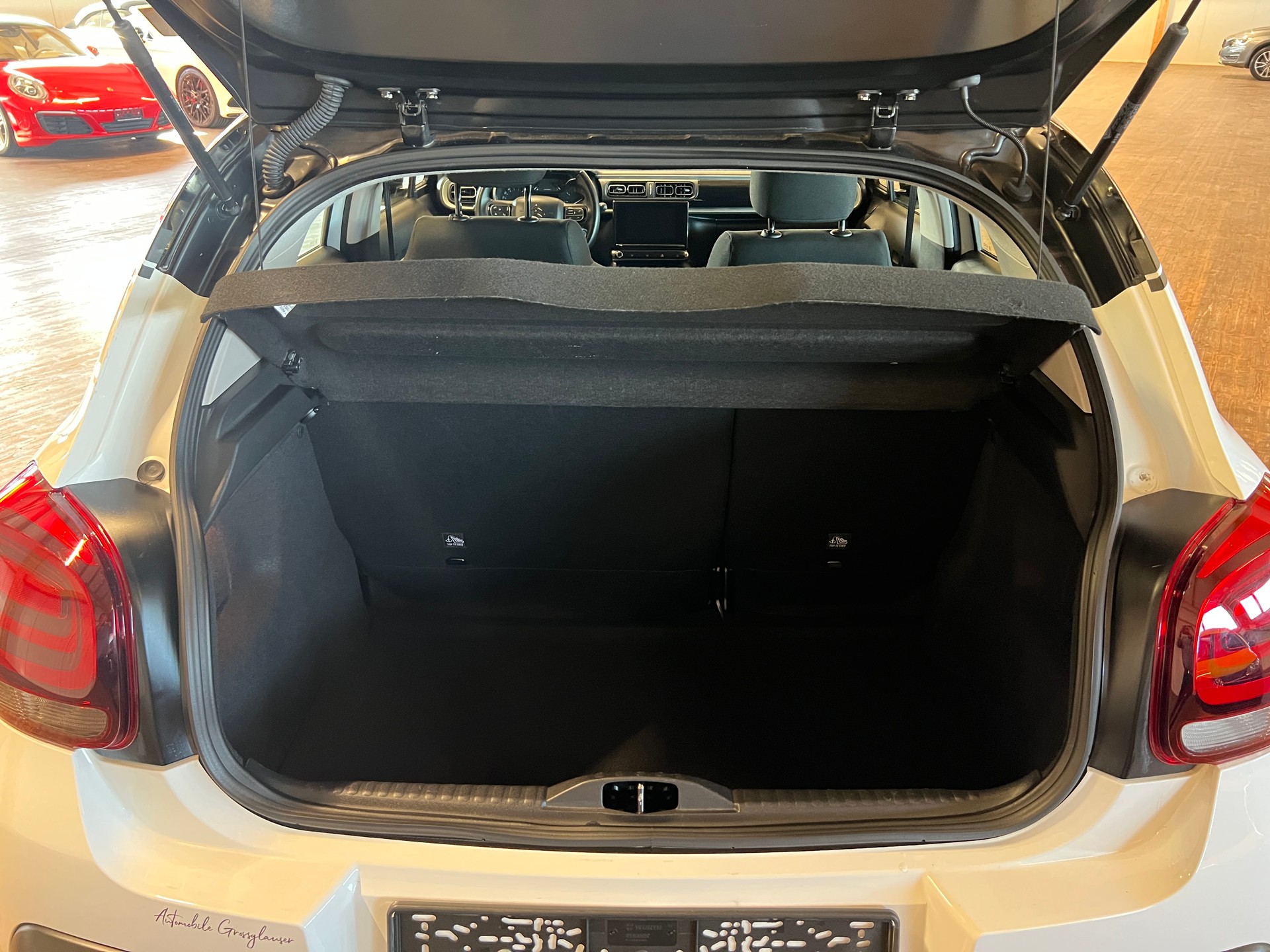 CITROEN C3 1.2i PureTech Shine EAT6-image-15
