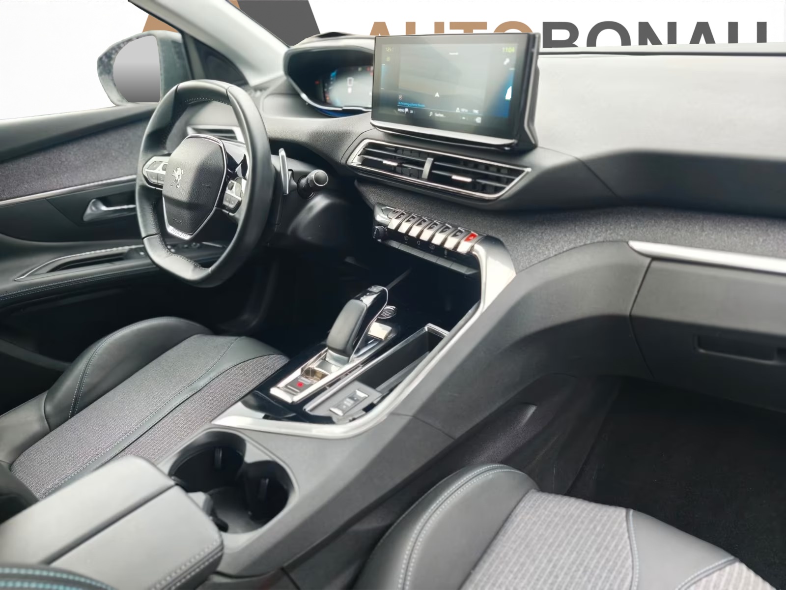 PEUGEOT 3008 1.6 Plug-in Hybrid Allure-image-7