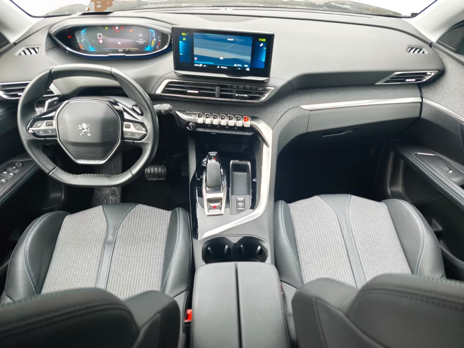PEUGEOT 3008 1.6 Plug-in Hybrid Allure-image-6