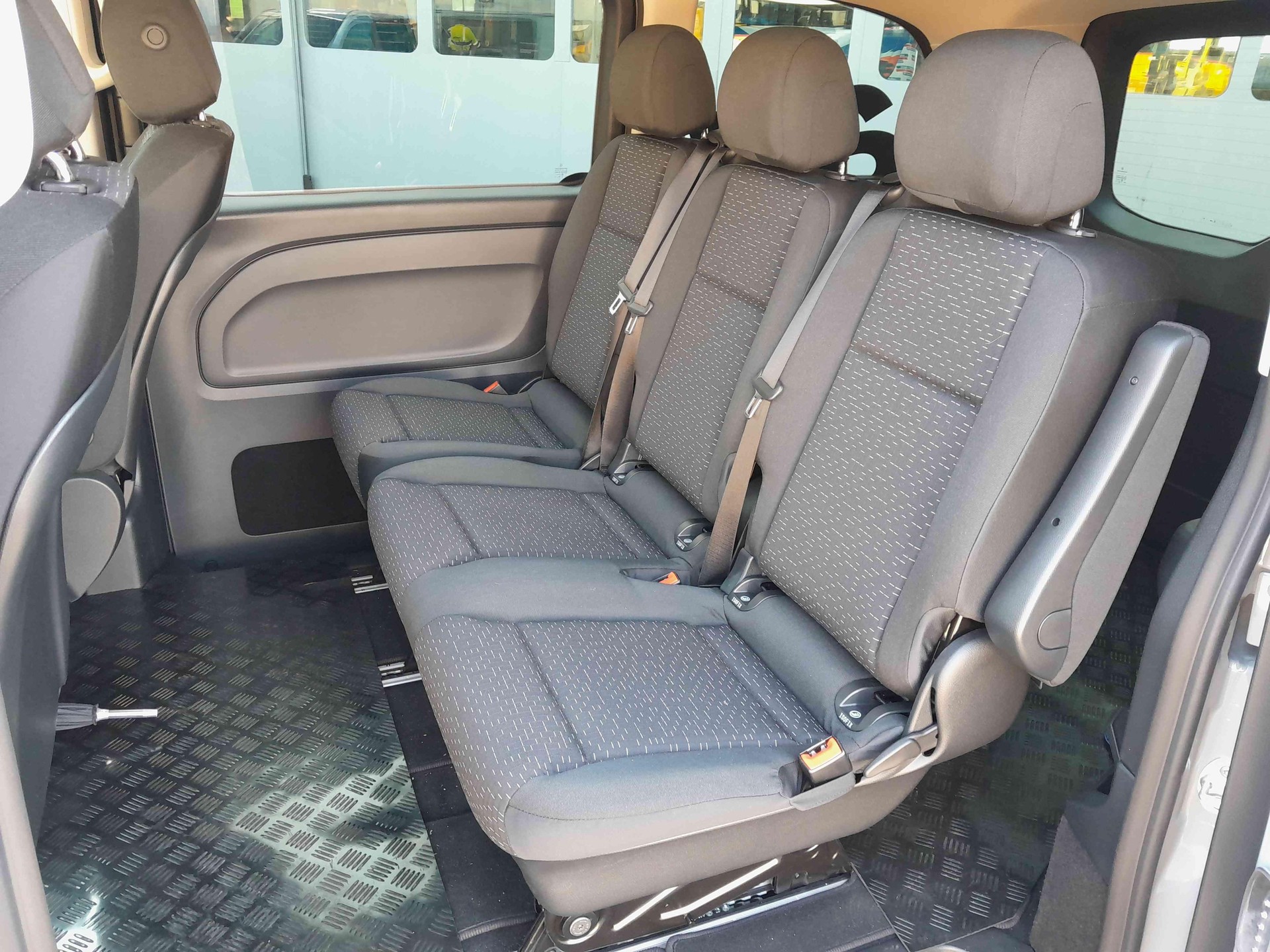 MERCEDES-BENZ Vito 119 CDI KB K 4x4 Tourer Select-image-16
