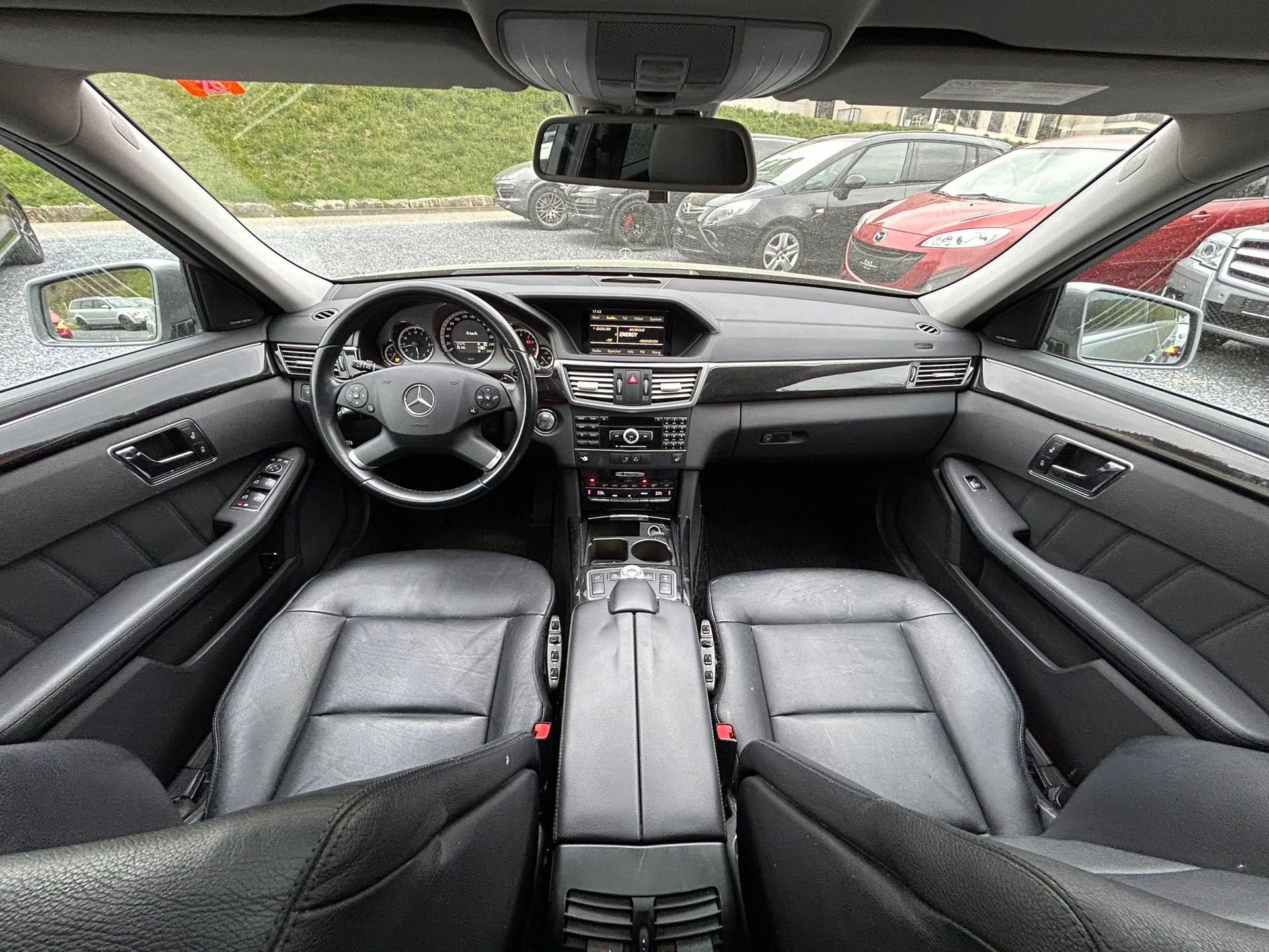 MERCEDES-BENZ E 350 Avantgarde 4Matic 7G-Tronic-image-16