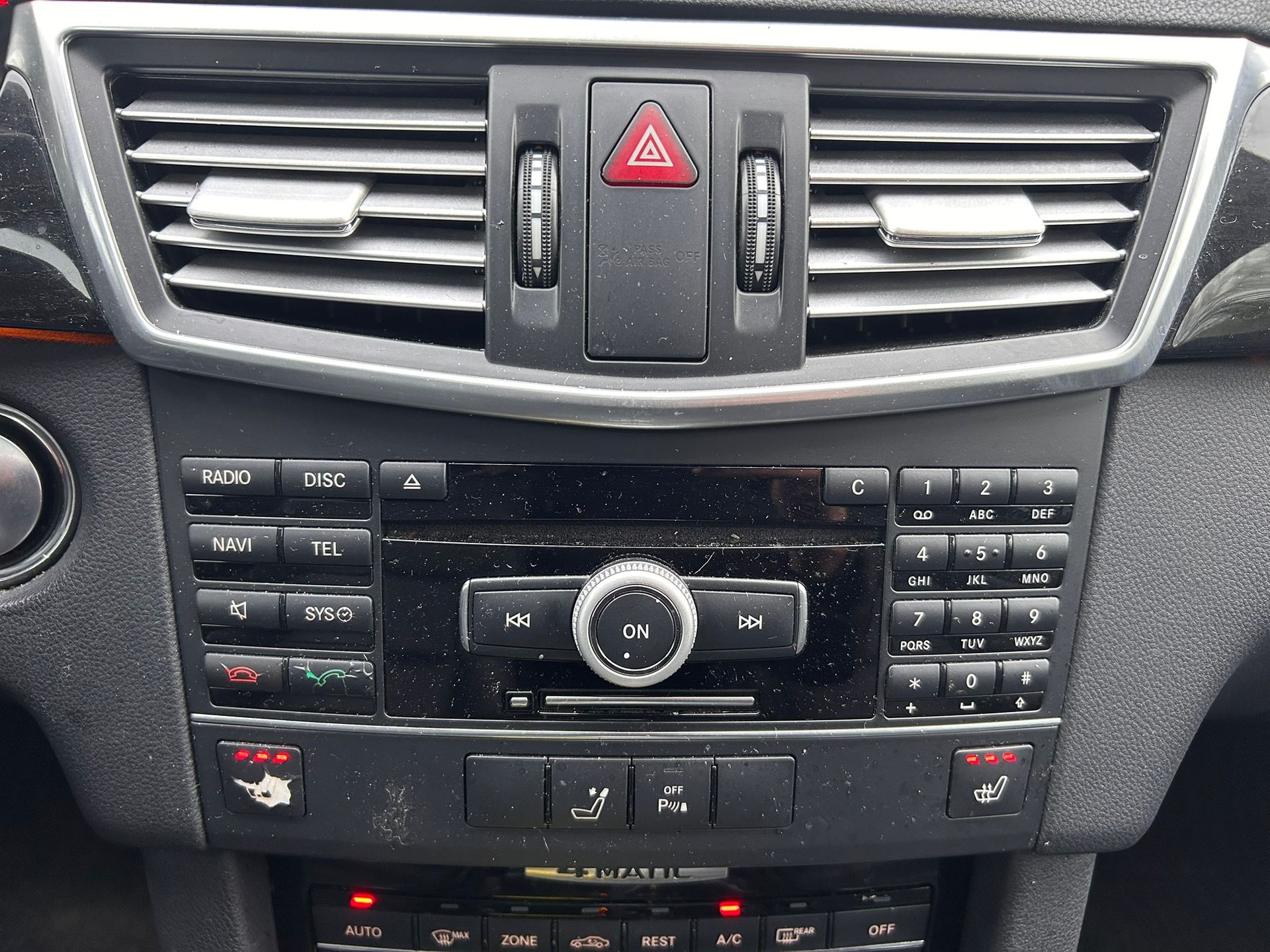 MERCEDES-BENZ E 350 Avantgarde 4Matic 7G-Tronic-image-26