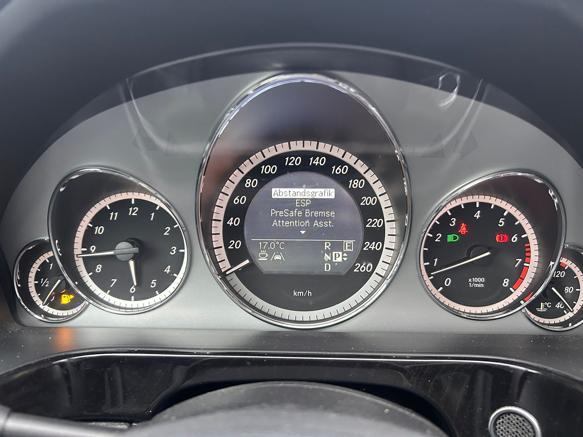 MERCEDES-BENZ E 350 Avantgarde 4Matic 7G-Tronic-image-21