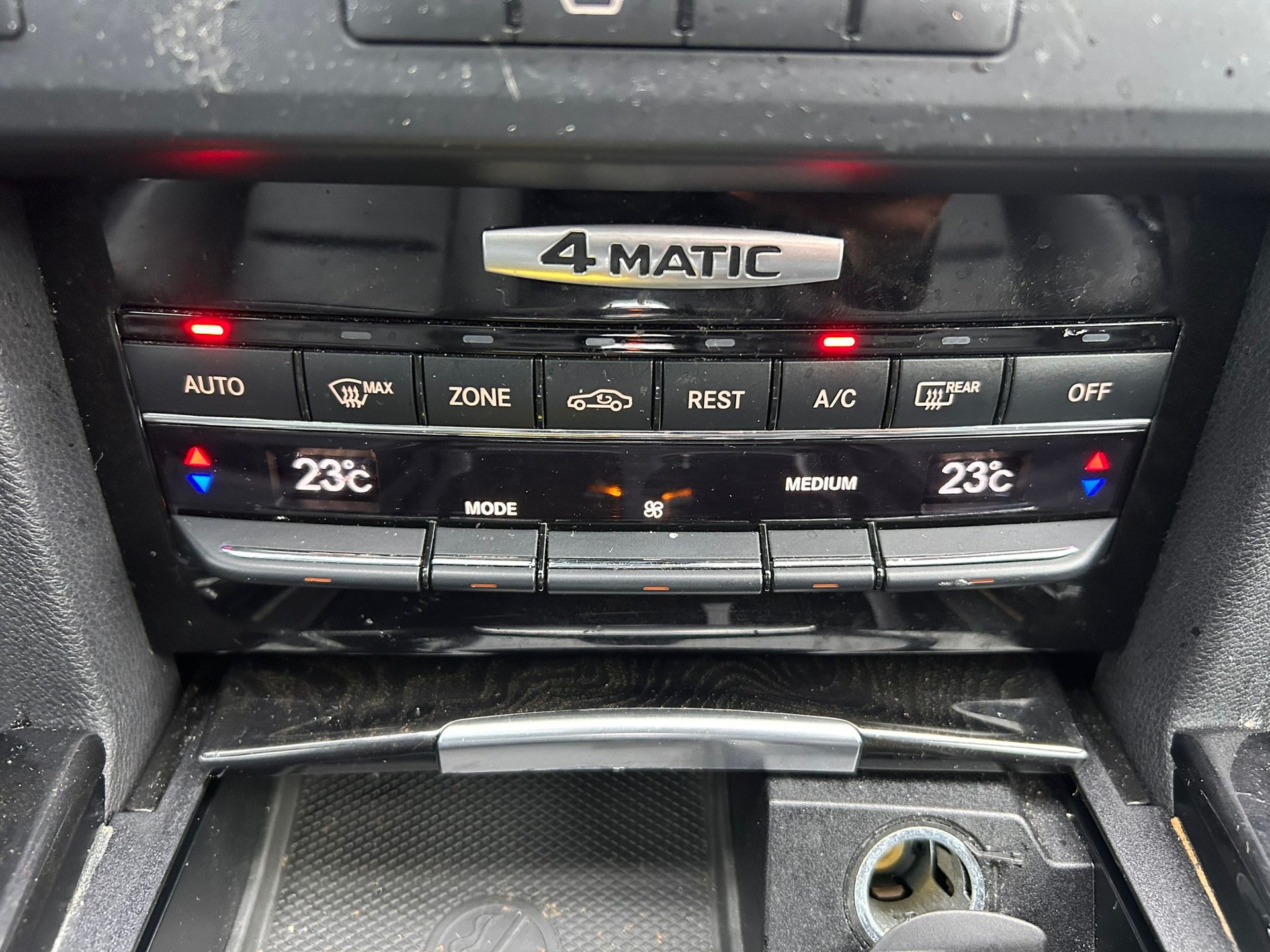 MERCEDES-BENZ E 350 Avantgarde 4Matic 7G-Tronic-image-25