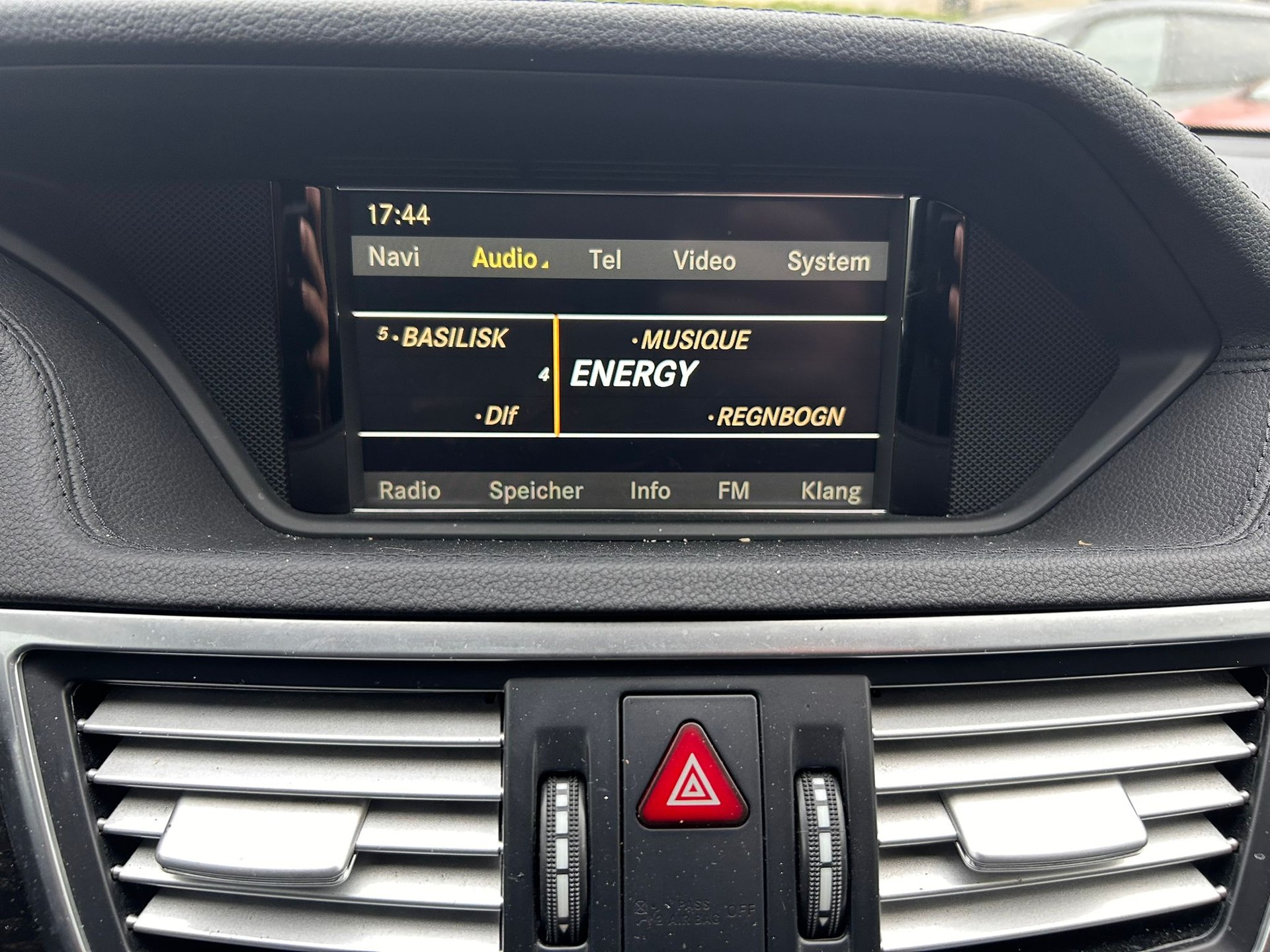 MERCEDES-BENZ E 350 Avantgarde 4Matic 7G-Tronic-image-27