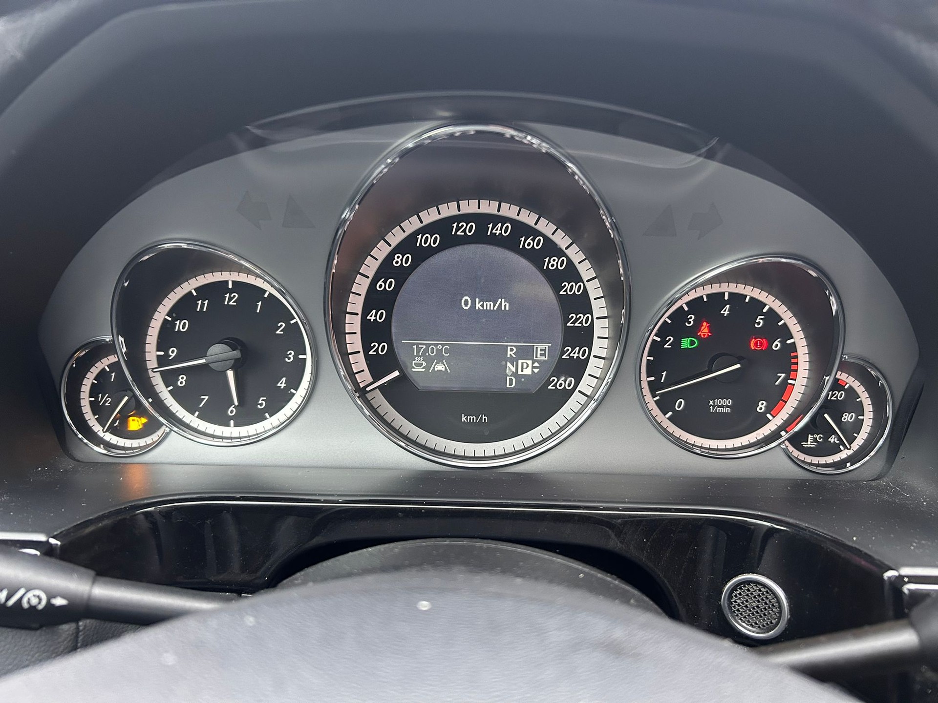 MERCEDES-BENZ E 350 Avantgarde 4Matic 7G-Tronic-image-19