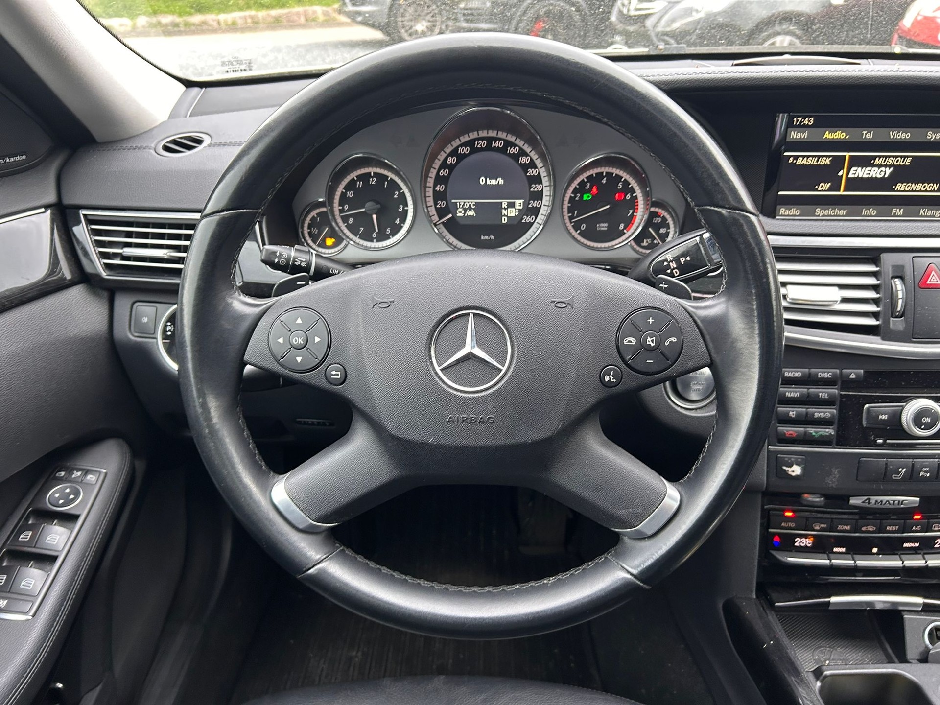 MERCEDES-BENZ E 350 Avantgarde 4Matic 7G-Tronic-image-18