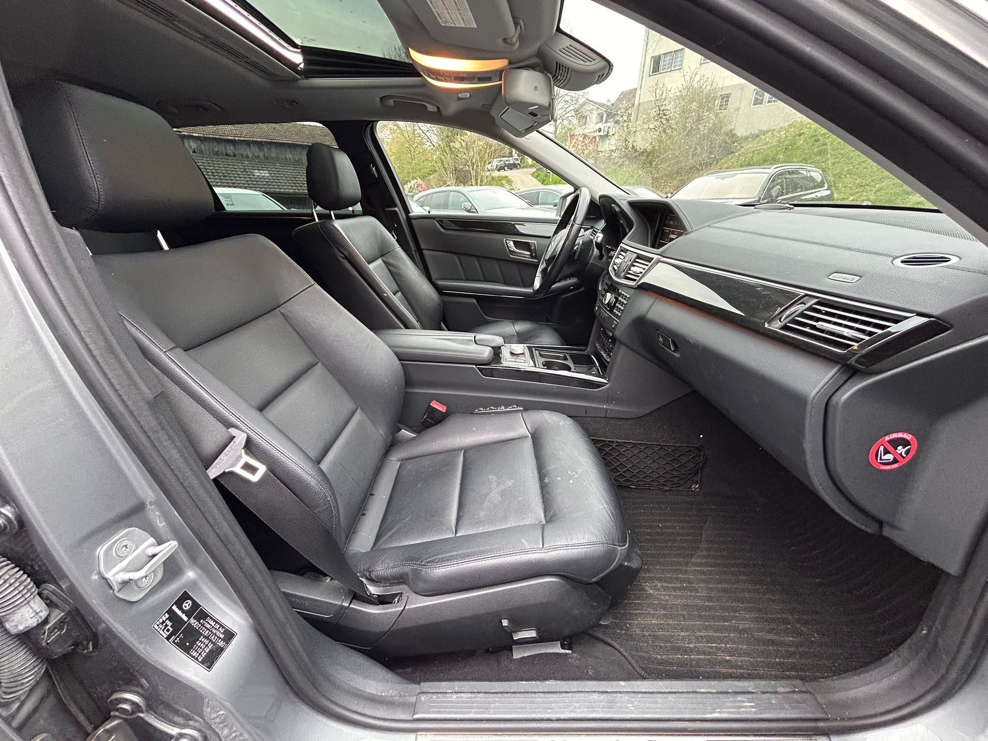 MERCEDES-BENZ E 350 Avantgarde 4Matic 7G-Tronic-image-11