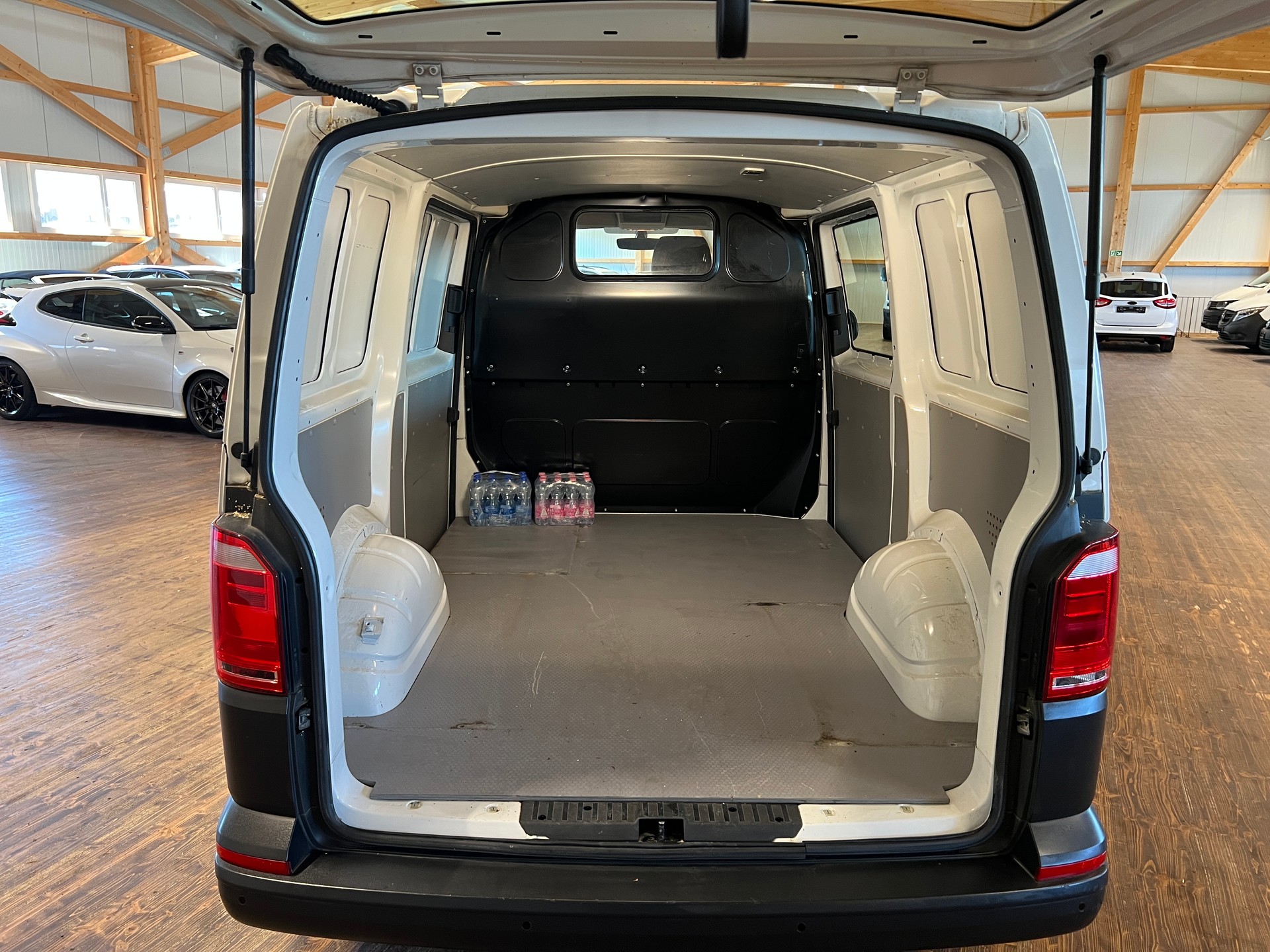 VW T6 2.0 TDI DSG-image-14