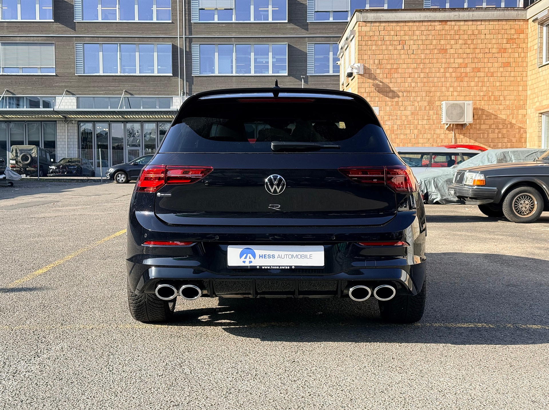 VW Golf 2.0 TSI R DSG 4Motion-image-4