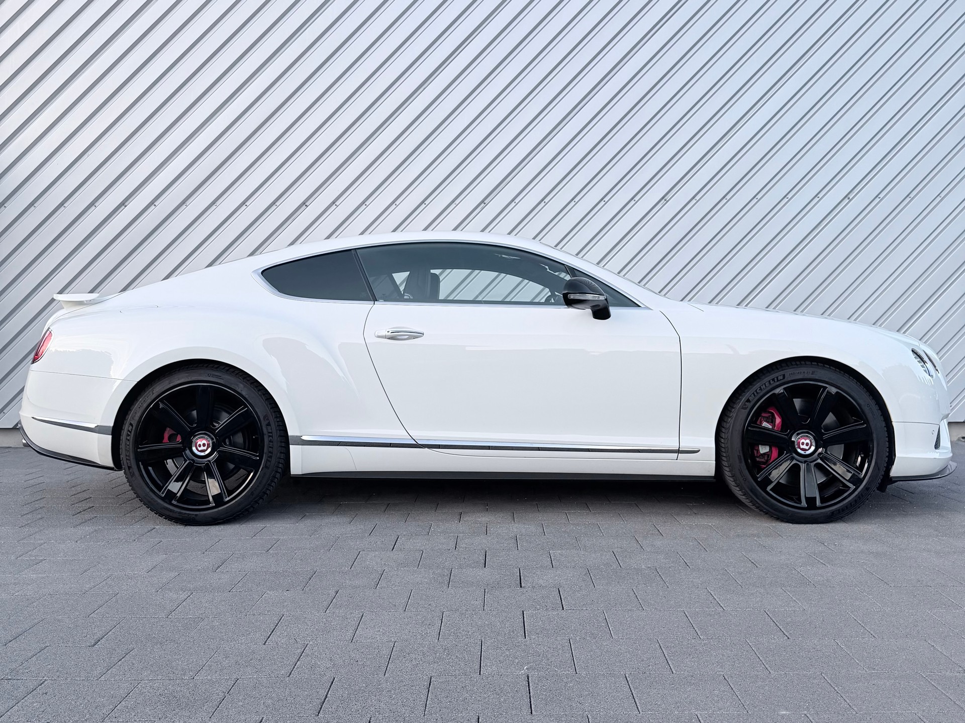 BENTLEY Continental GT 4.0 V8 S-showroom-element-1