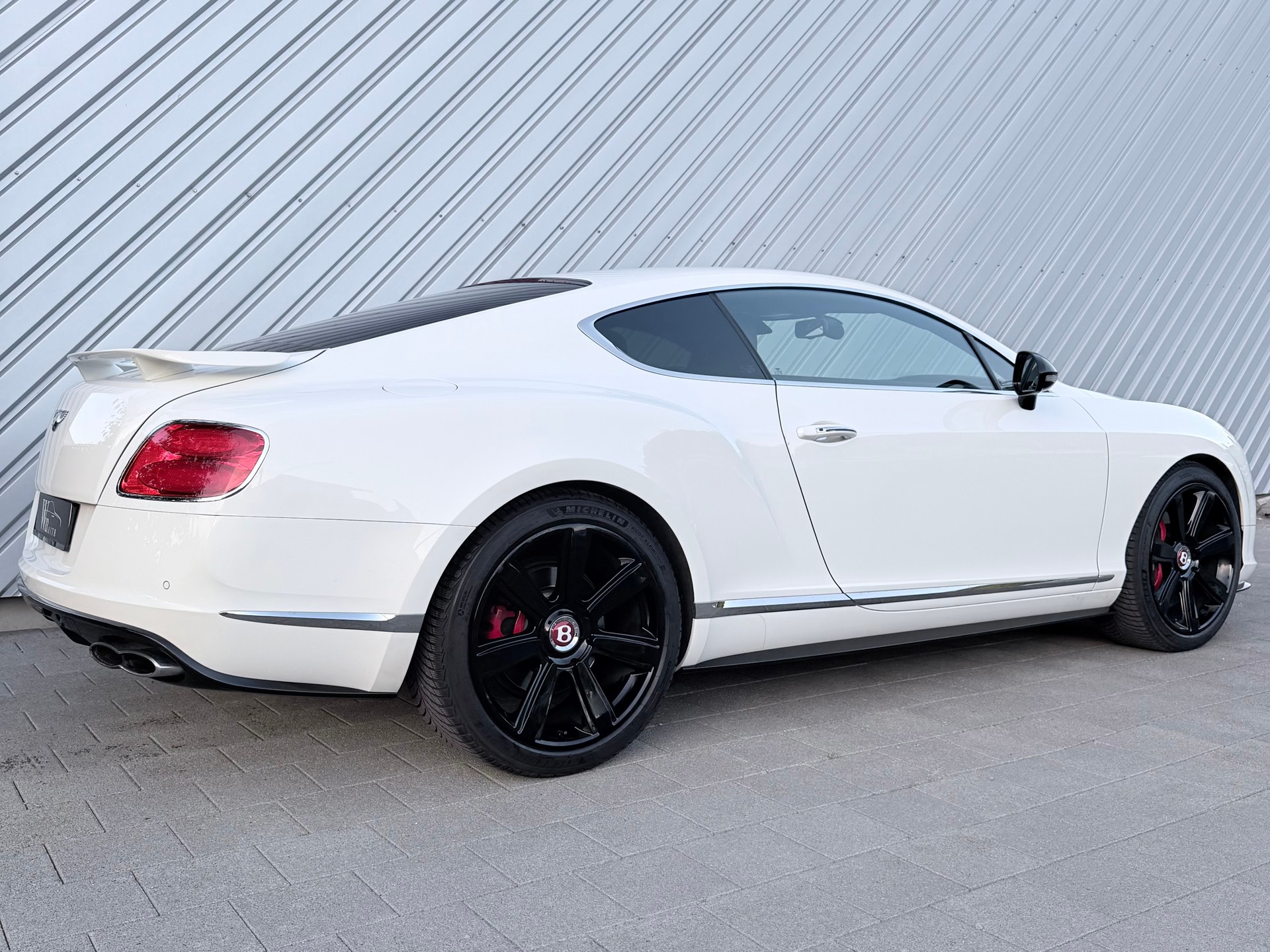 BENTLEY Continental GT 4.0 V8 S-showroom-element-3