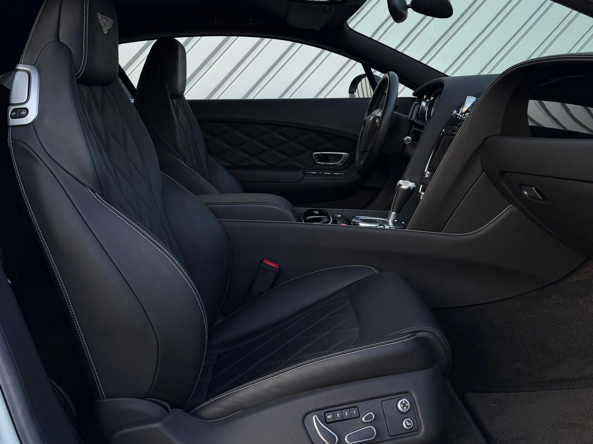 BENTLEY Continental GT 4.0 V8 S-image-8