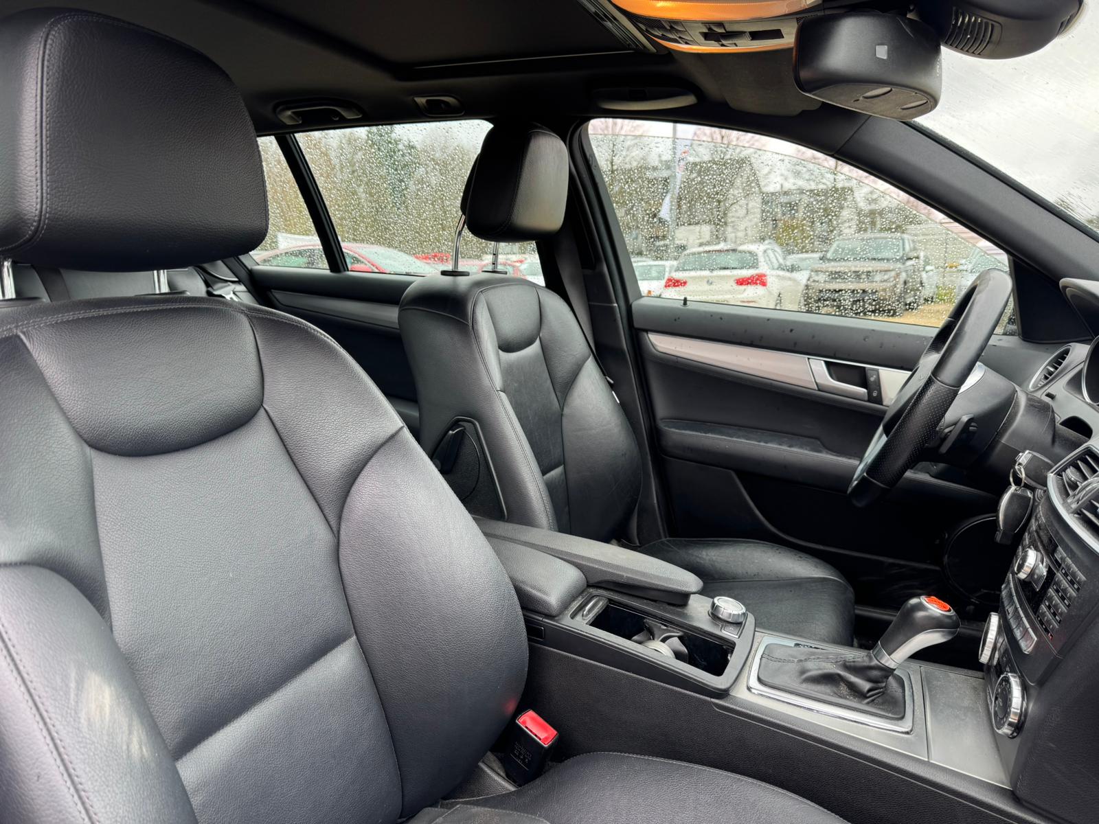 MERCEDES-BENZ C 300 CDI Elégance 4Matic 7G-Tronic-image-10