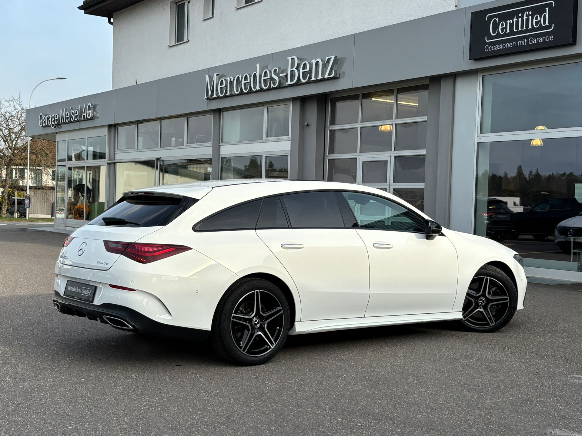 MERCEDES-BENZ CLA 250 AMG-Line 4Matic Shooting Brake-image-2