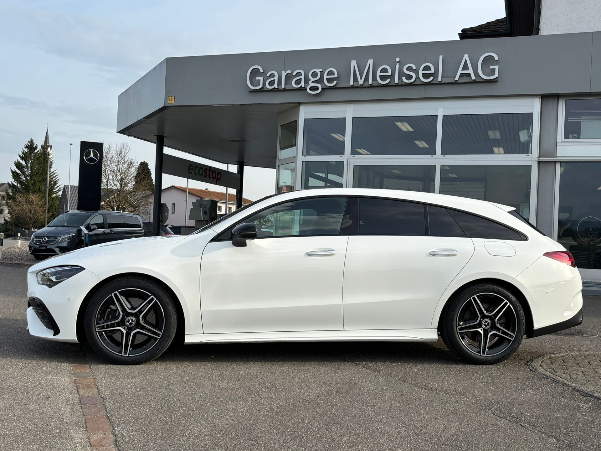 MERCEDES-BENZ CLA 250 AMG-Line 4Matic Shooting Brake-image-5