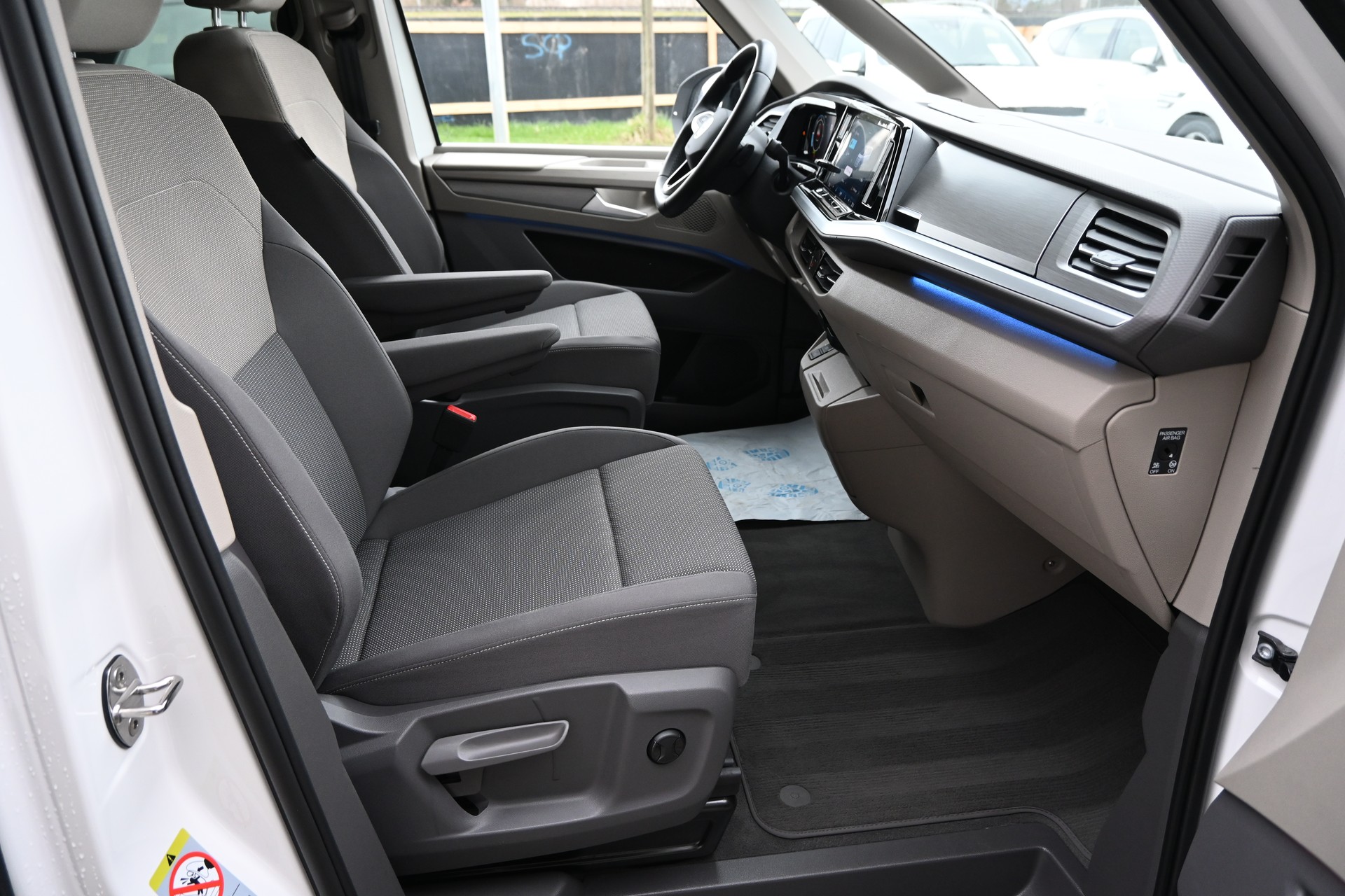 VW Multivan 2.0 TDI Style Edition Lang DSG Automat 7-Plätzer + AHK 2000Kg + Standheizung-image-13