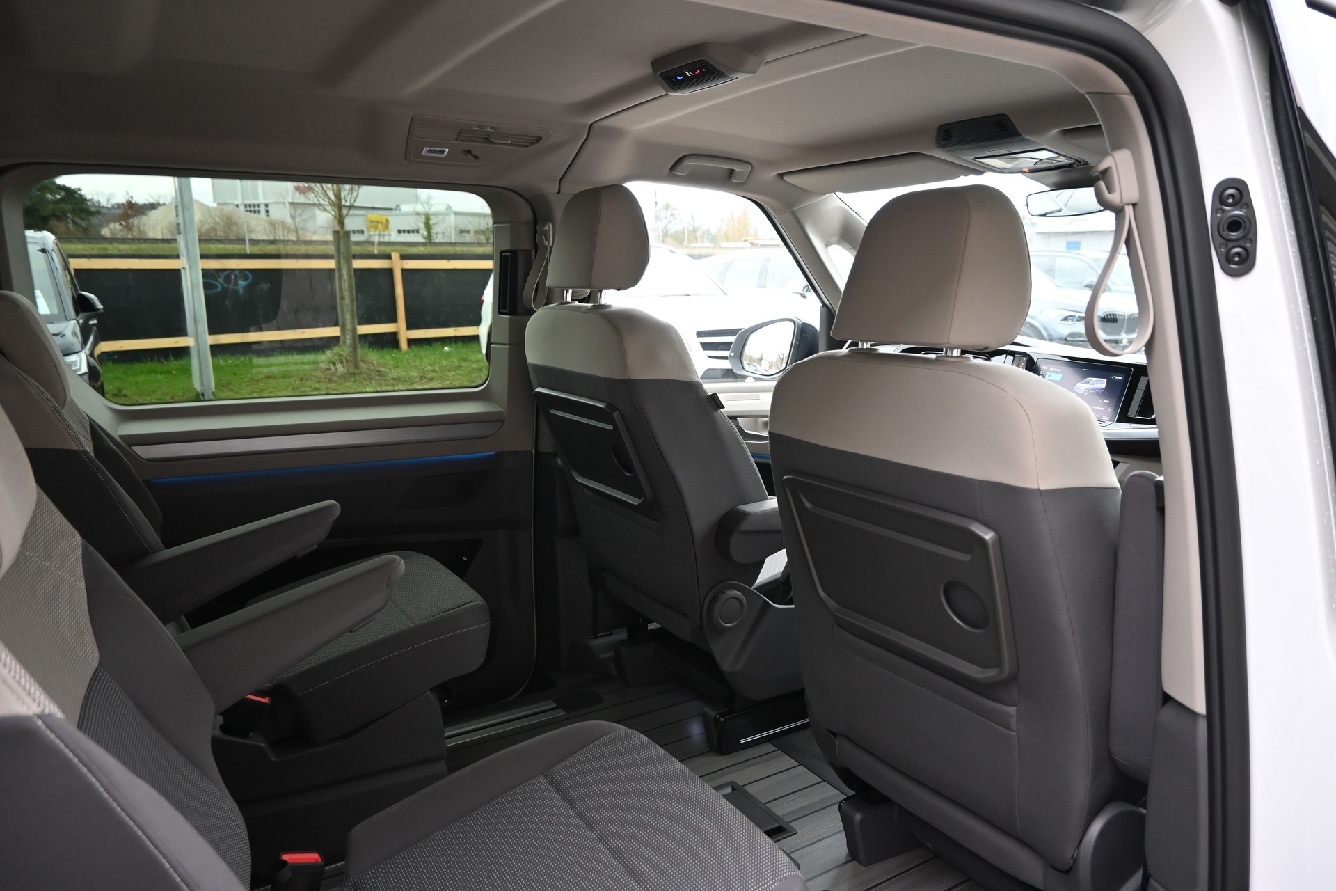 VW Multivan 2.0 TDI Style Edition Lang DSG Automat 7-Plätzer + AHK 2000Kg + Standheizung-image-15