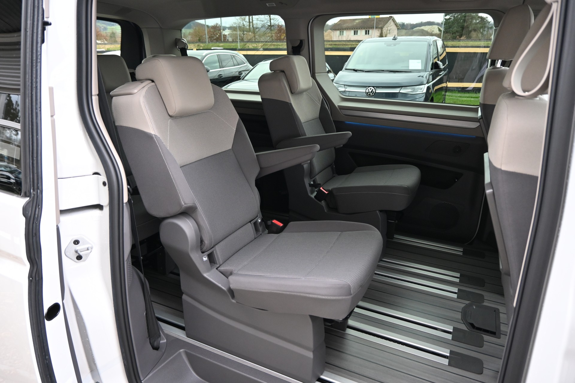 VW Multivan 2.0 TDI Style Edition Lang DSG Automat 7-Plätzer + AHK 2000Kg + Standheizung-image-16