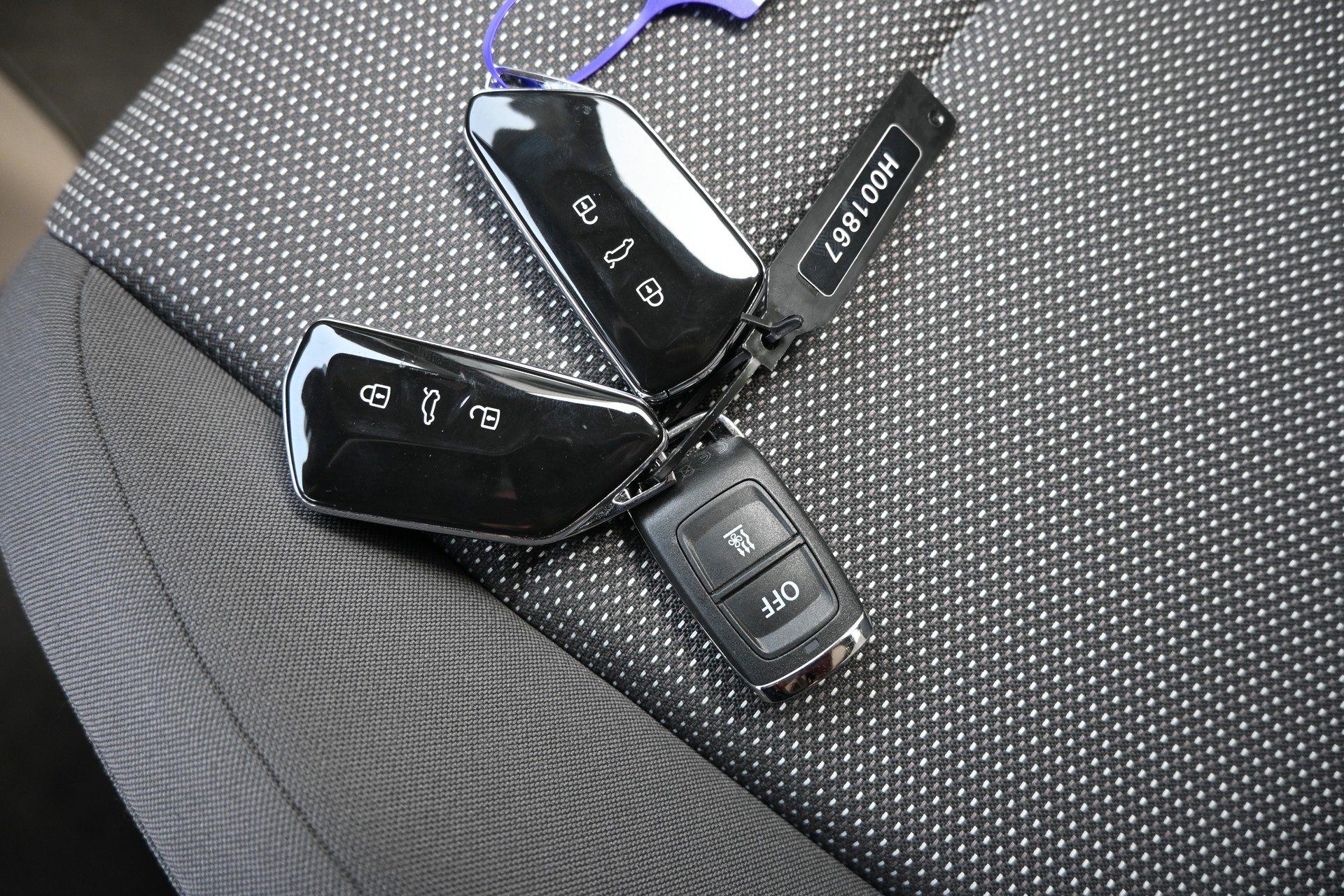 VW Multivan 2.0 TDI Style Edition Lang DSG Automat 7-Plätzer + AHK 2000Kg + Standheizung-image-9