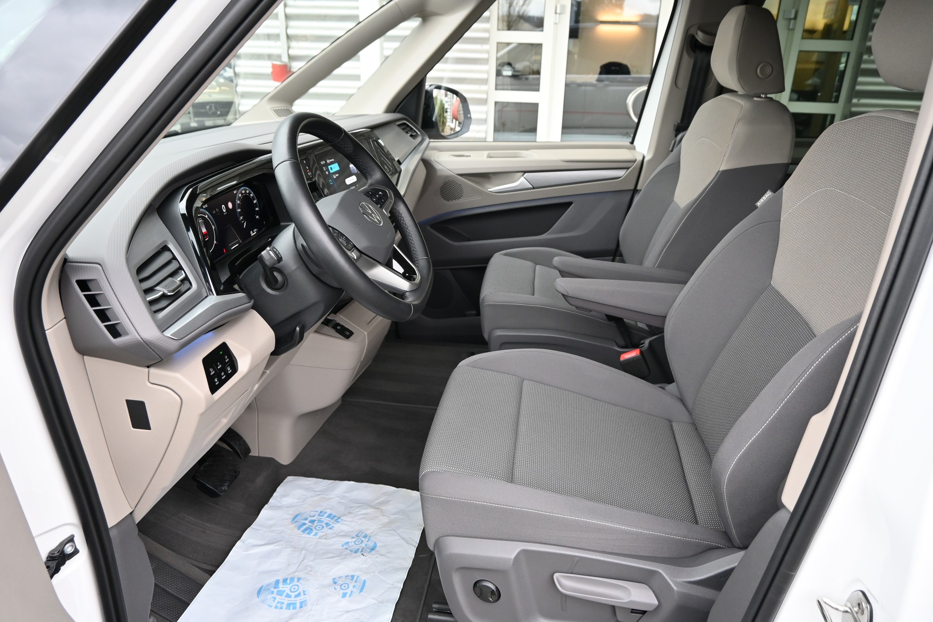 VW Multivan 2.0 TDI Style Edition Lang DSG Automat 7-Plätzer + AHK 2000Kg + Standheizung-image-11