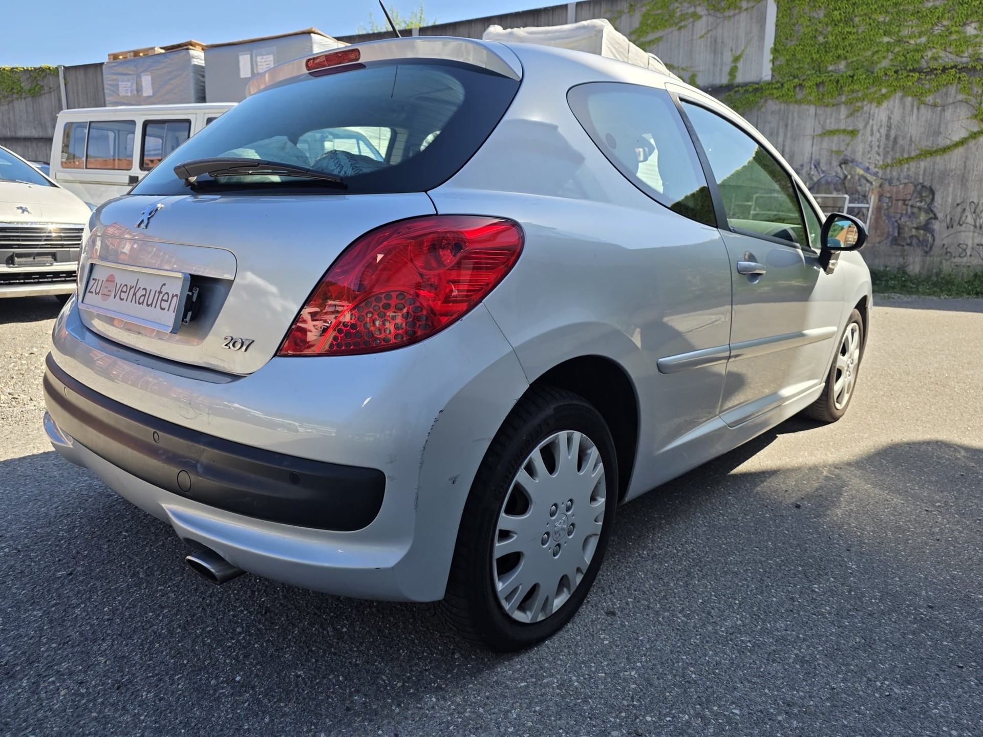 PEUGEOT 207 1.6 HDI XS Premium-image-3
