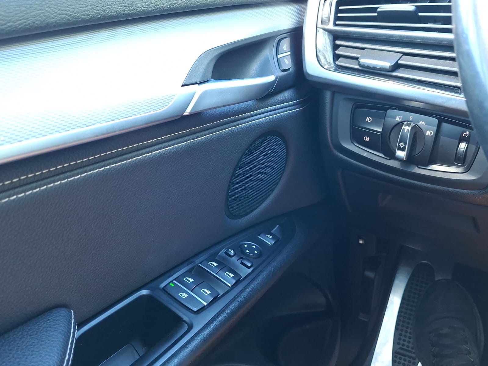 BMW X5 xDrive 40e Pack M iPerformance Steptronic-image-19