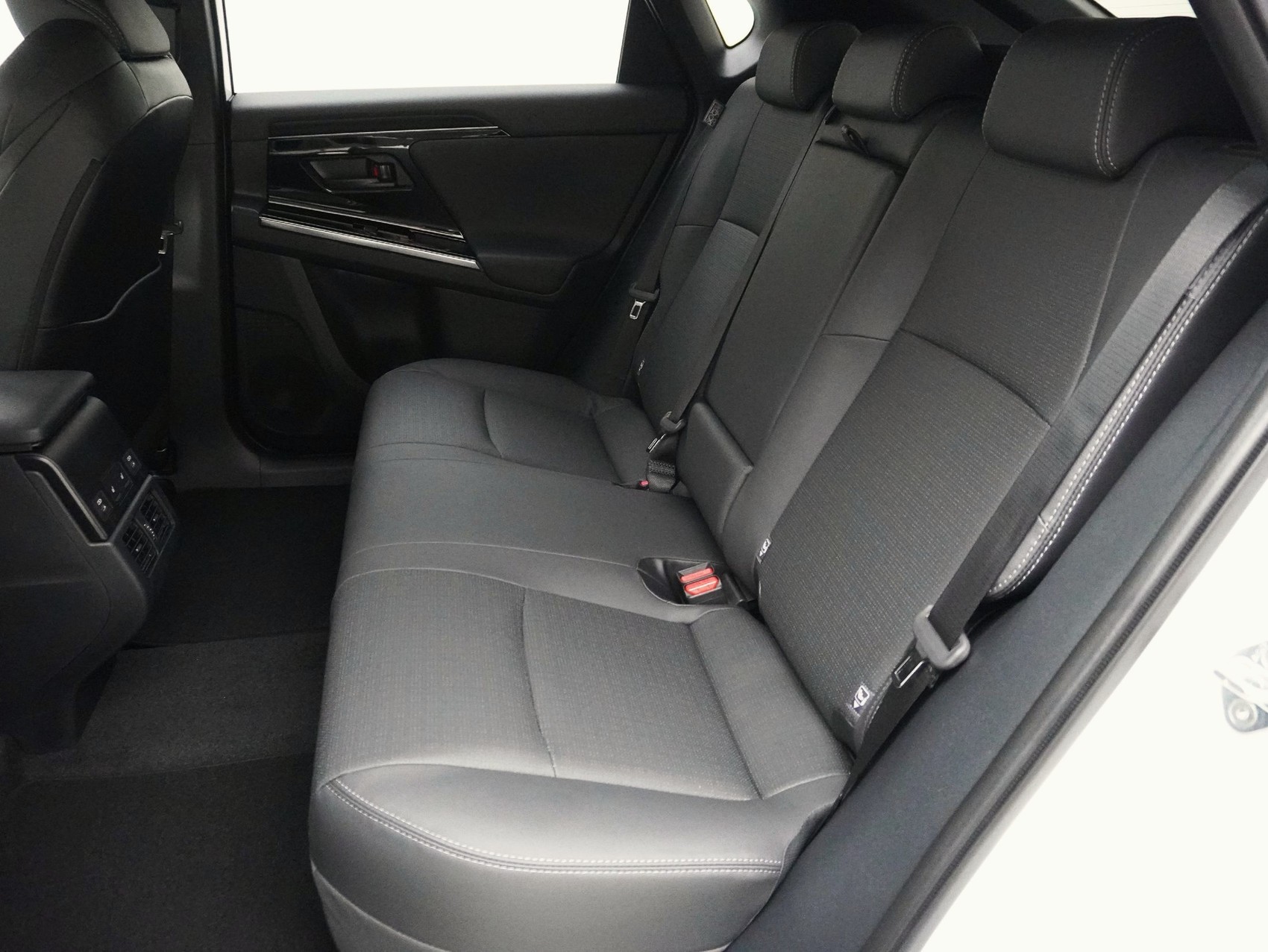 TOYOTA bZ4X Premium 11 KW AWD ** Panorama-Glasdach **-image-9