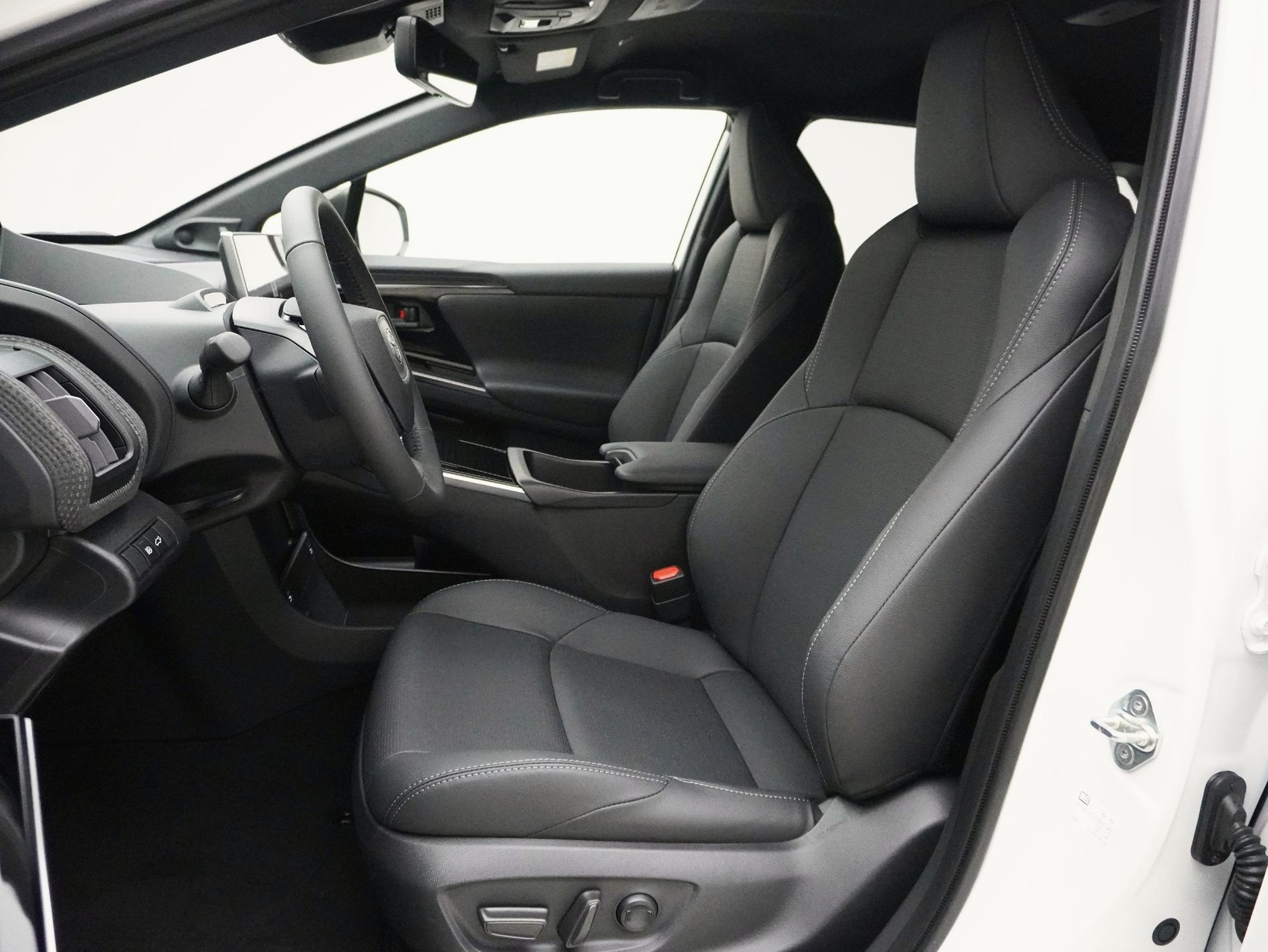 TOYOTA bZ4X Premium 11 KW AWD ** Panorama-Glasdach **-image-6