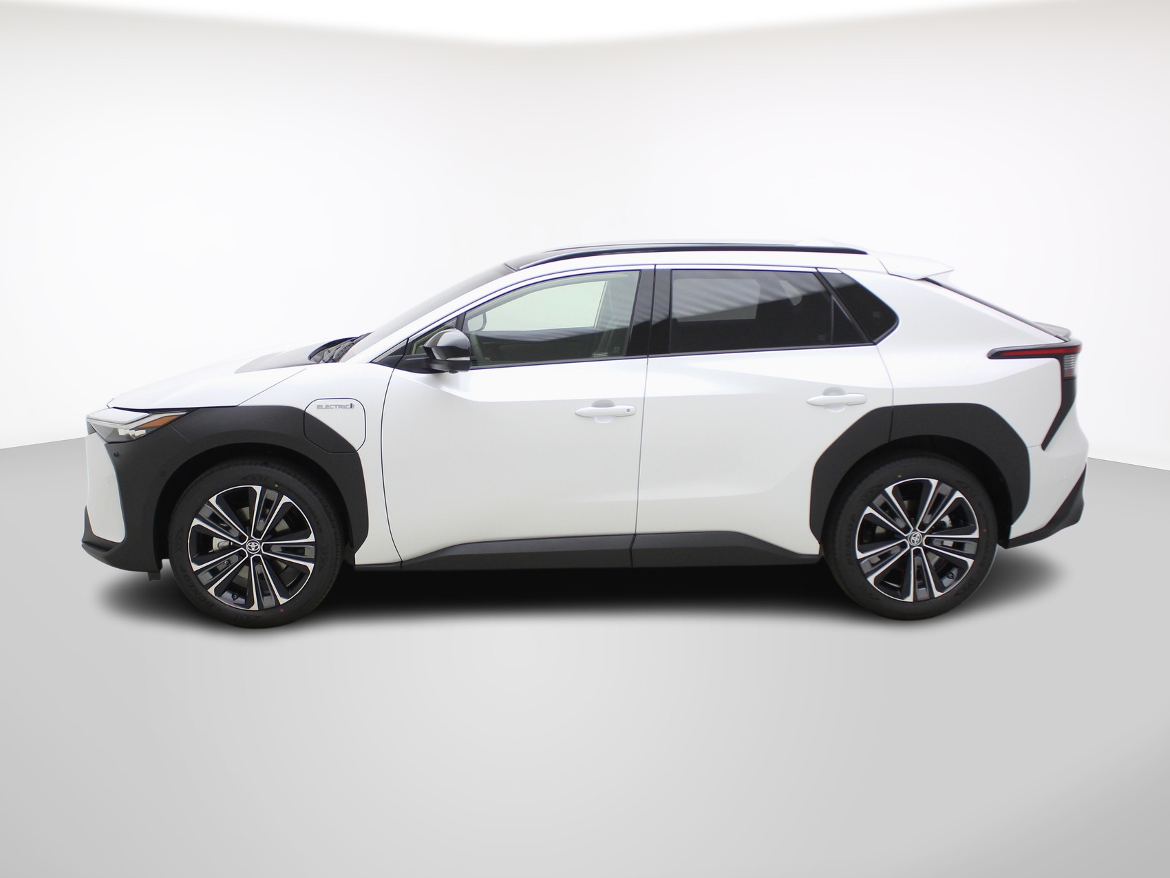 TOYOTA bZ4X Premium 11 KW AWD ** Panorama-Glasdach **-showroom-element-1