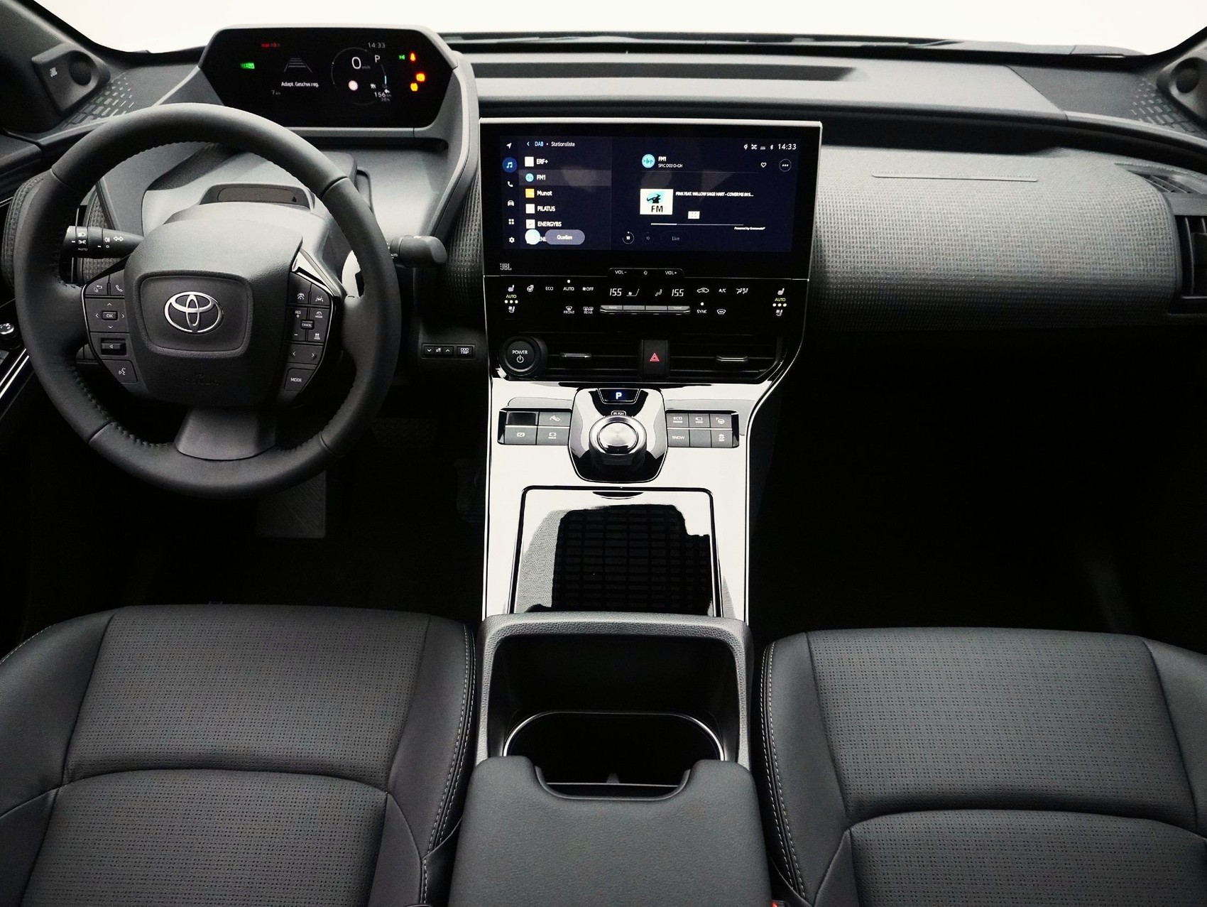 TOYOTA bZ4X Premium 11 KW AWD ** Panorama-Glasdach **-image-8