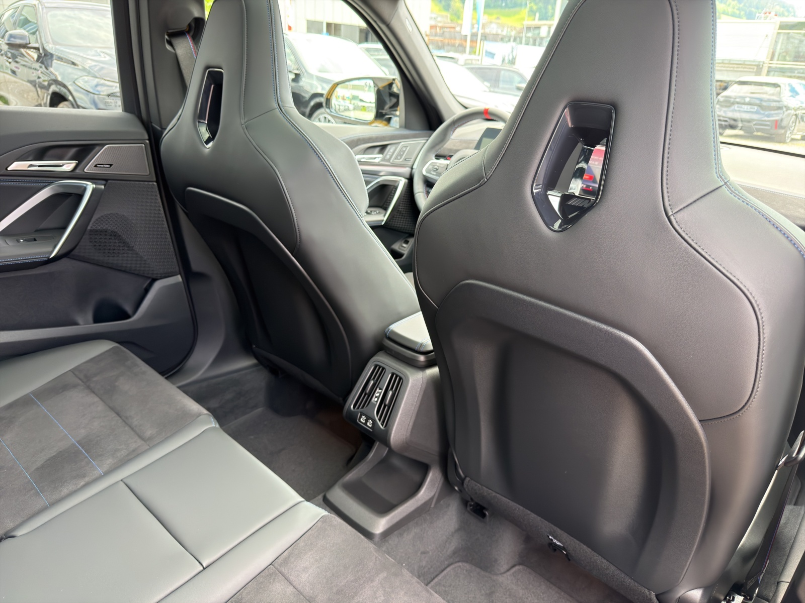BMW X1 xDrive M35i M Sport Pro-image-19