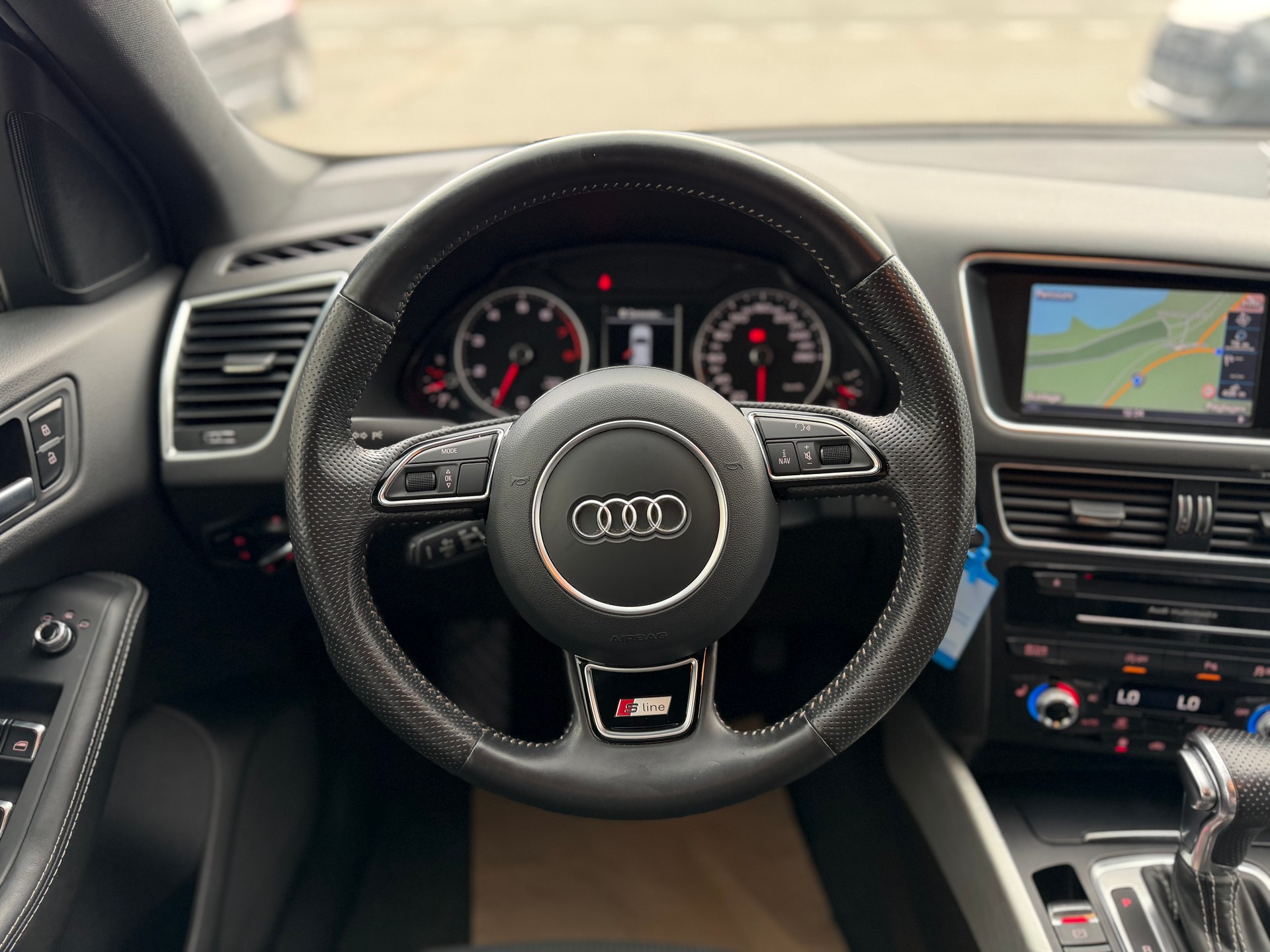 AUDI Q5 2.0 TFSI quattro tiptronic-image-15