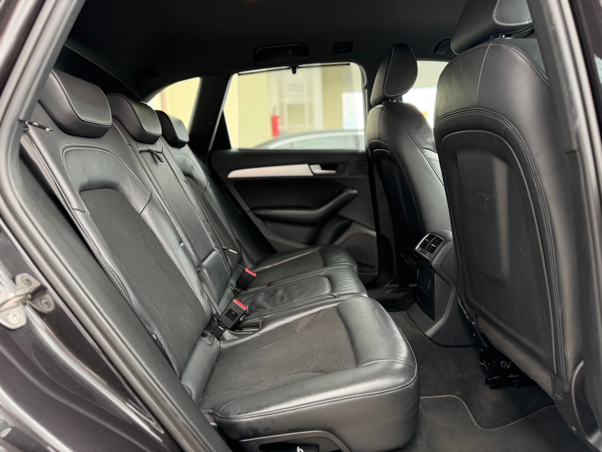 AUDI Q5 2.0 TFSI quattro tiptronic-image-12
