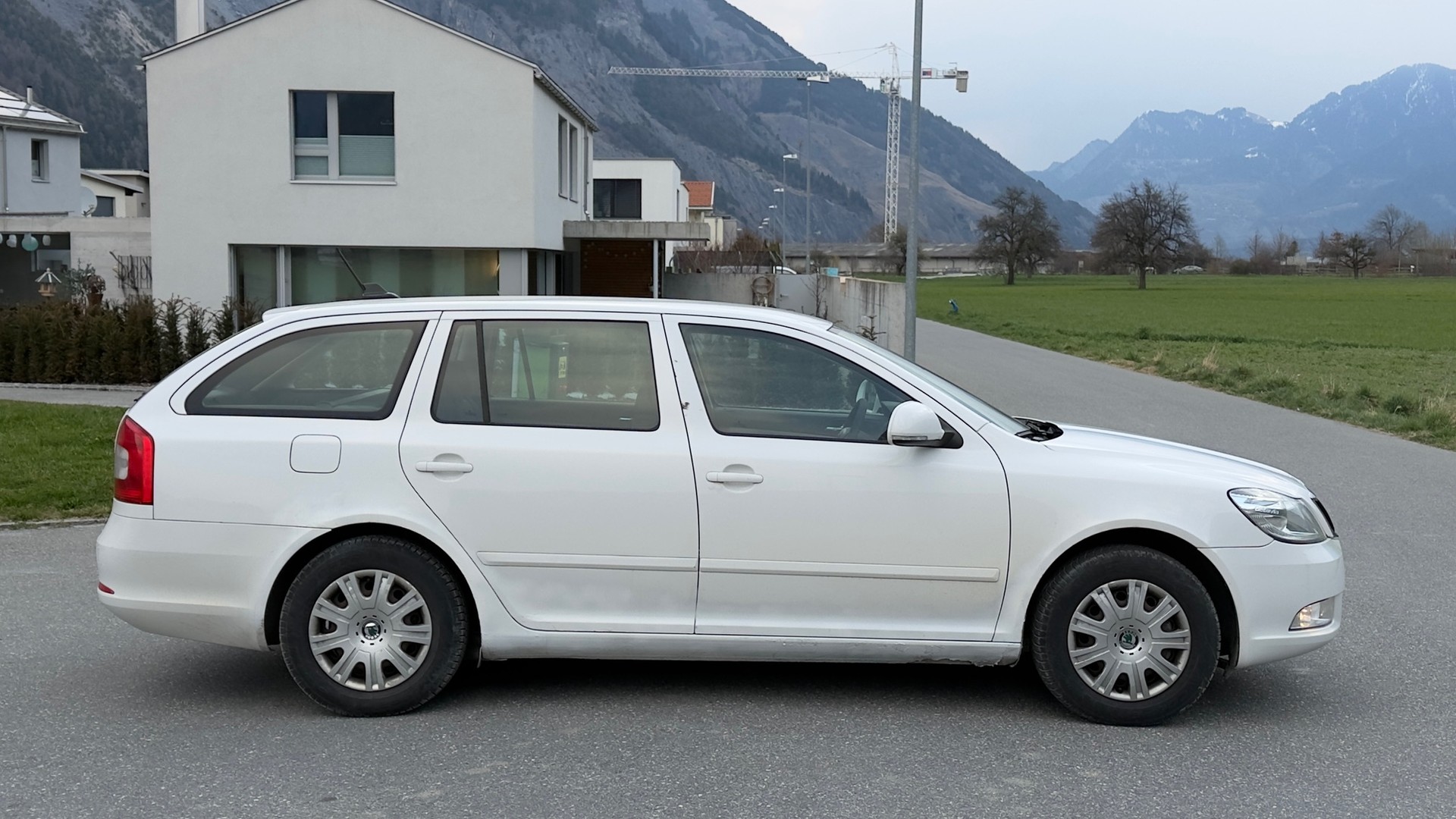 SKODA Octavia Combi 2.0 TDI AllDrive 4x4-image-3