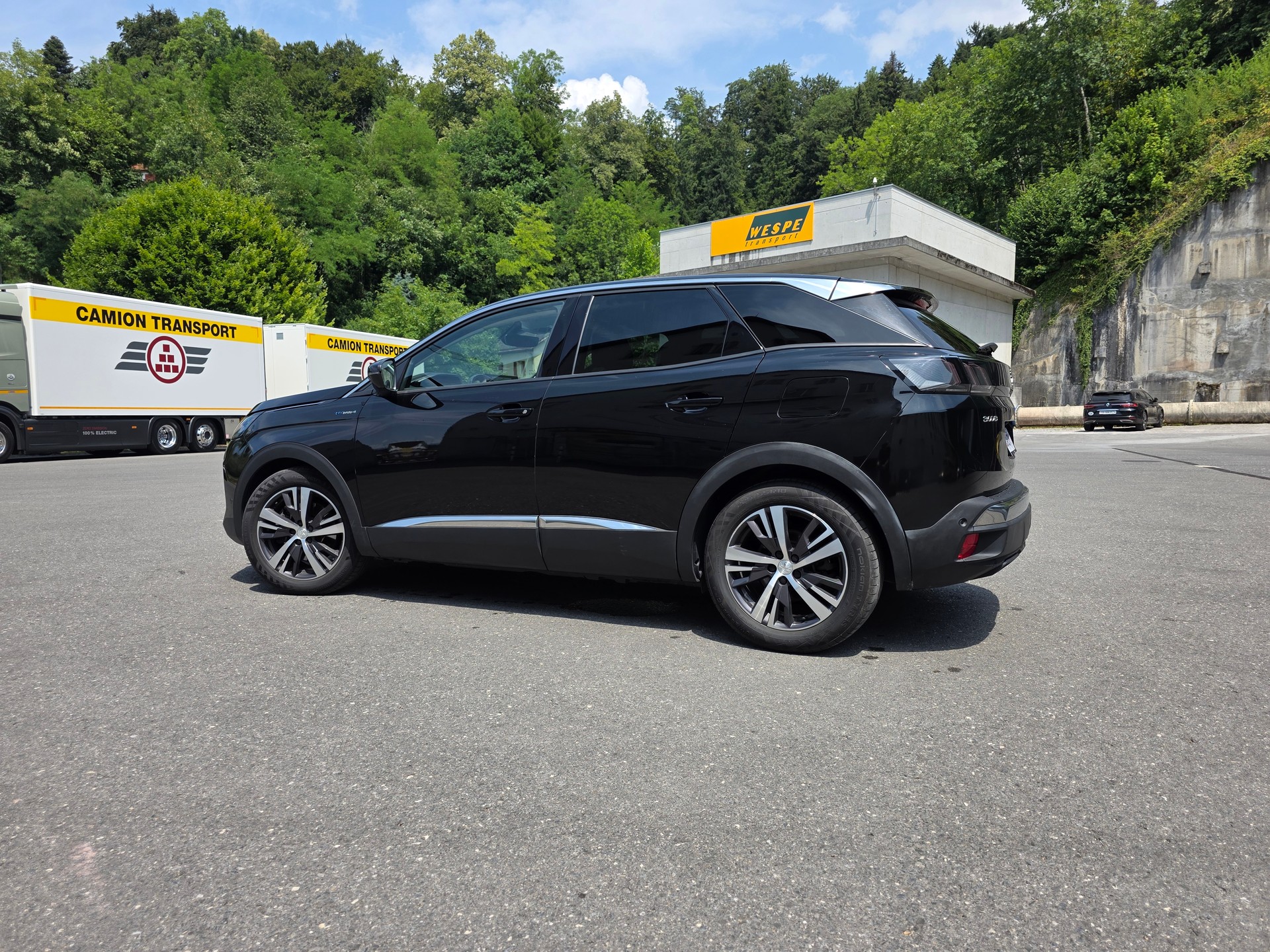 PEUGEOT 3008 300e Hybrid4 Allure Pack EAT8-image-12