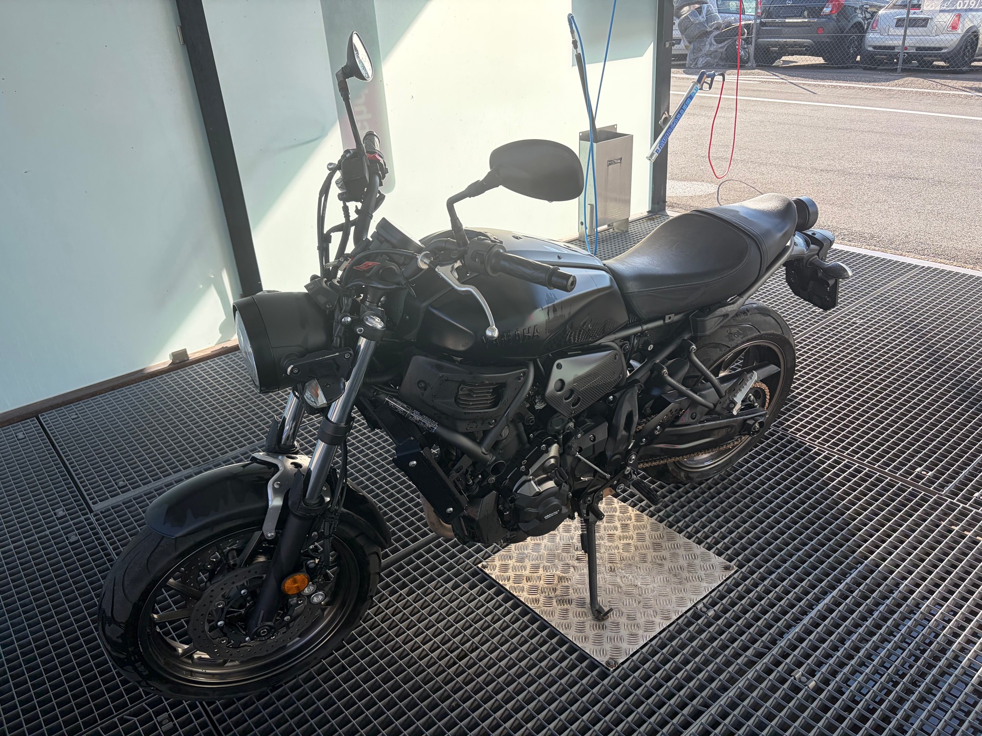 YAMAHA XSR 700-image-3