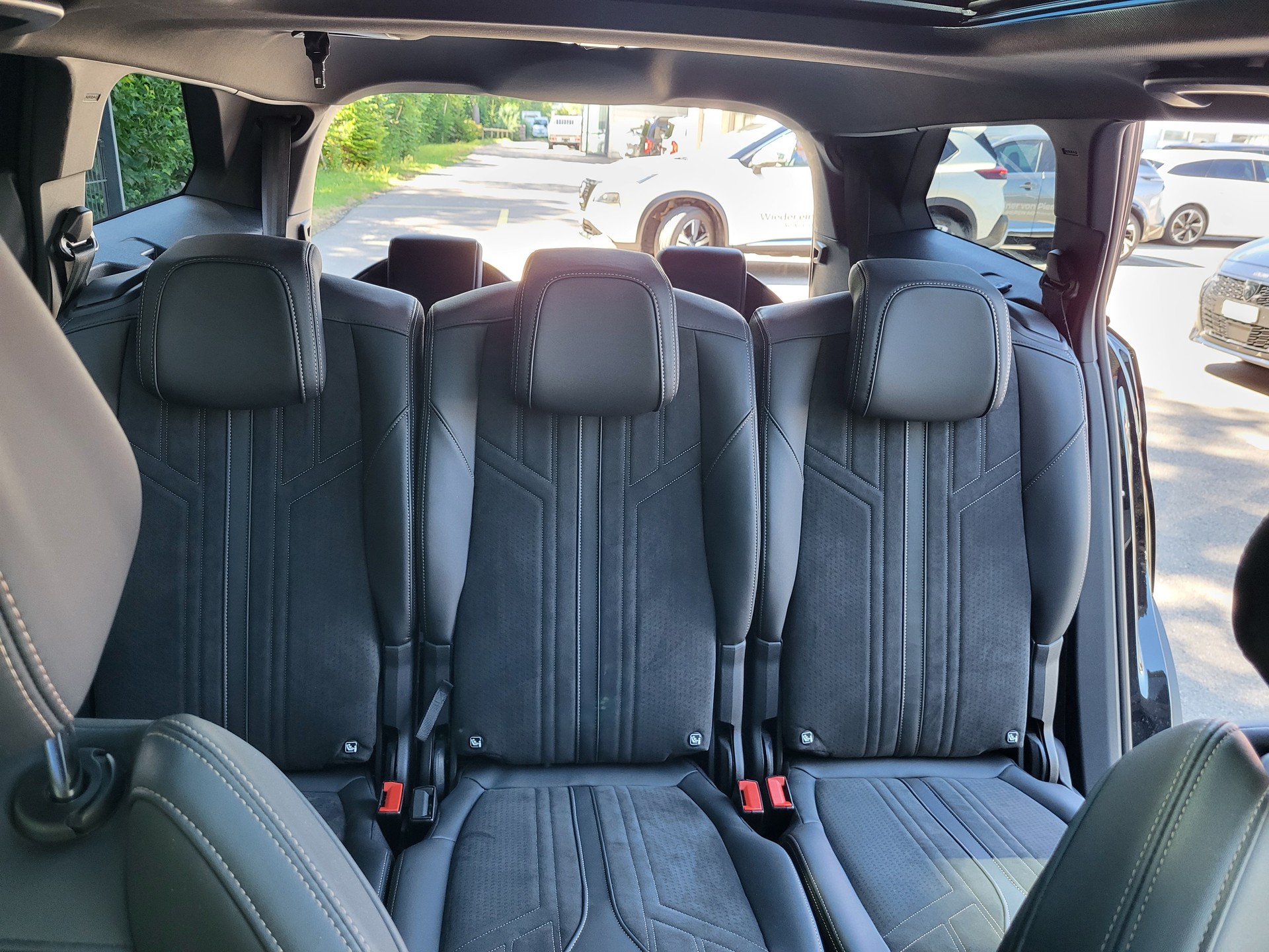 PEUGEOT 5008 1.6PureTech GT Pack EAT8-image-9