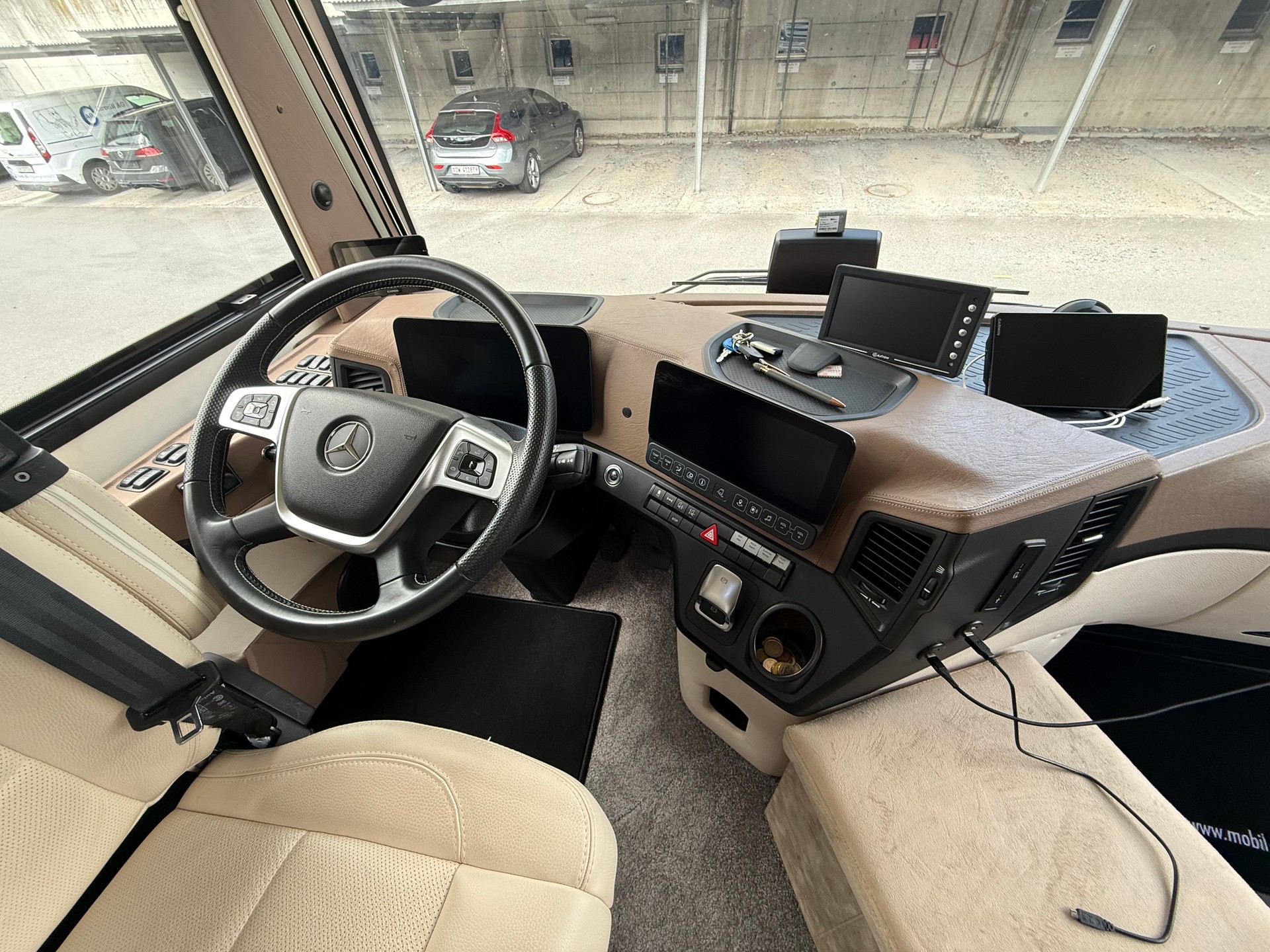 CONCORDE Actros Liner 1090 GI-image-8