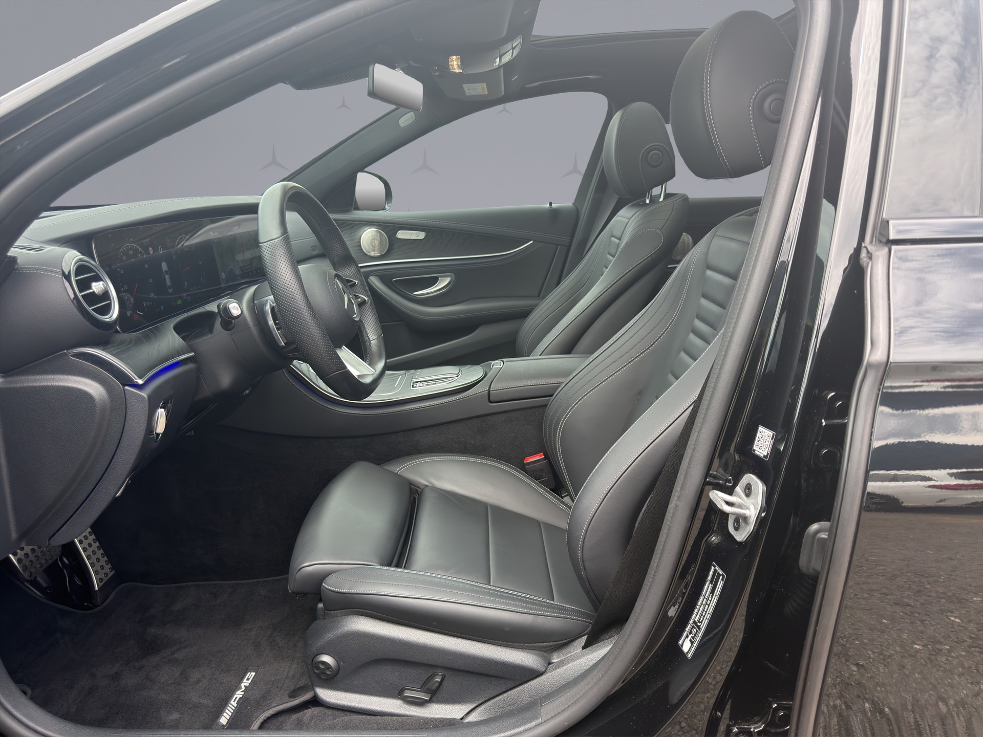 MERCEDES-BENZ E 220 d AMG Line 4matic-image-8